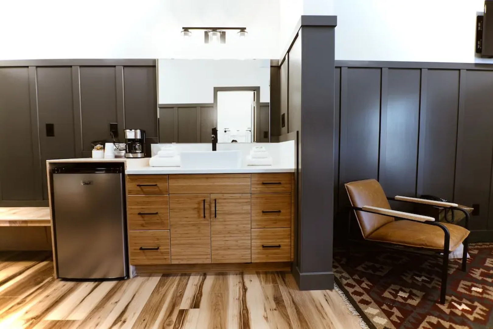 The Flying Steamshovel Inn