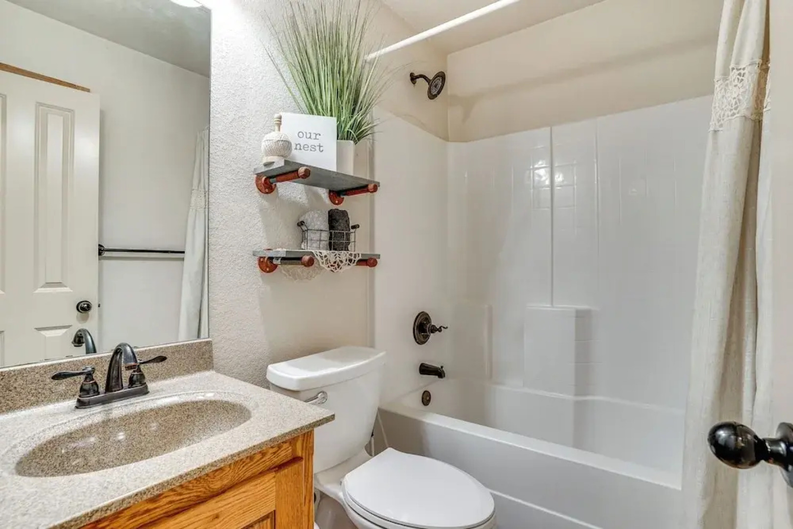 Charming Home w/ Chiminea in Weatherford!