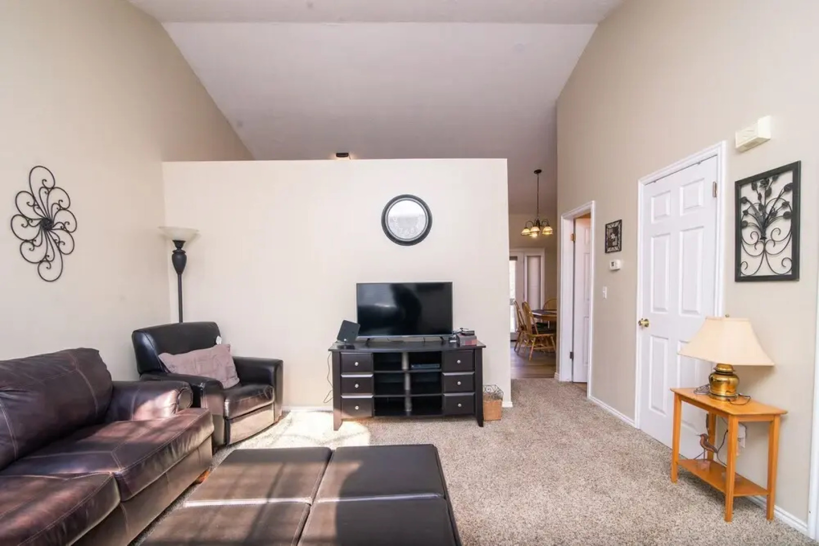 Heart Of Ogden, 25 Minutes To Snowbasin Ski Resort 3 Bedroom Duplex by Redawning