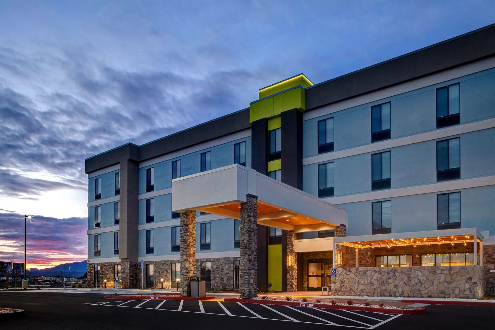Home2 Suites By Hilton Redding