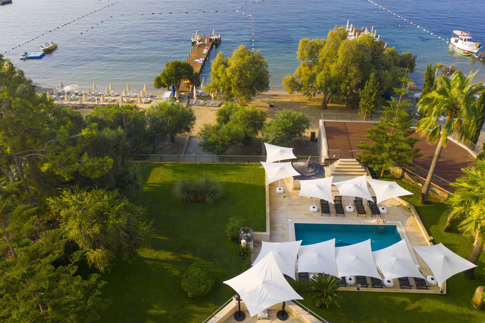 Farrys Boutique Hotel & Beach Club