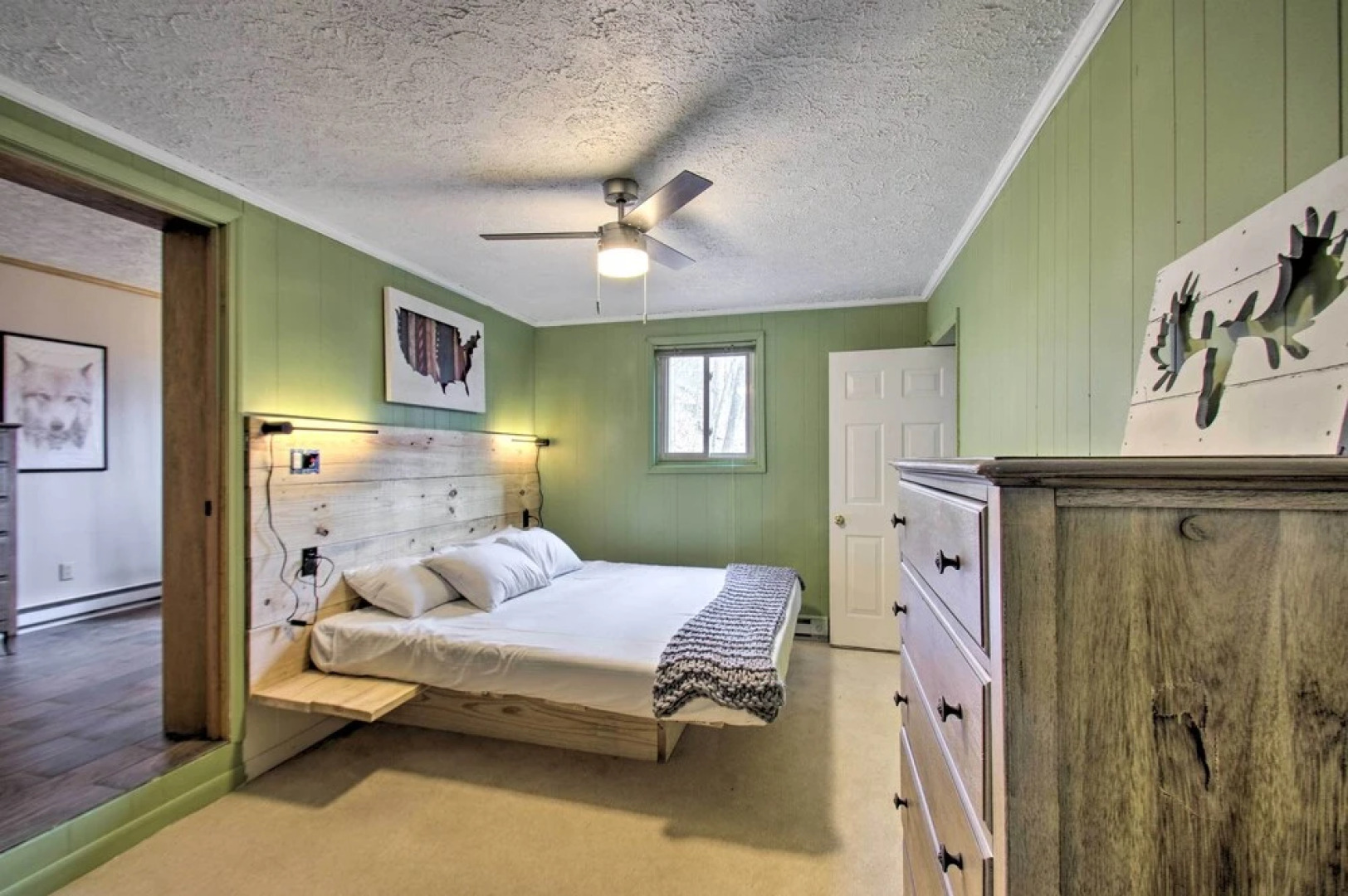 Rustic Getaway With Fireplace - Walk to Slopes!