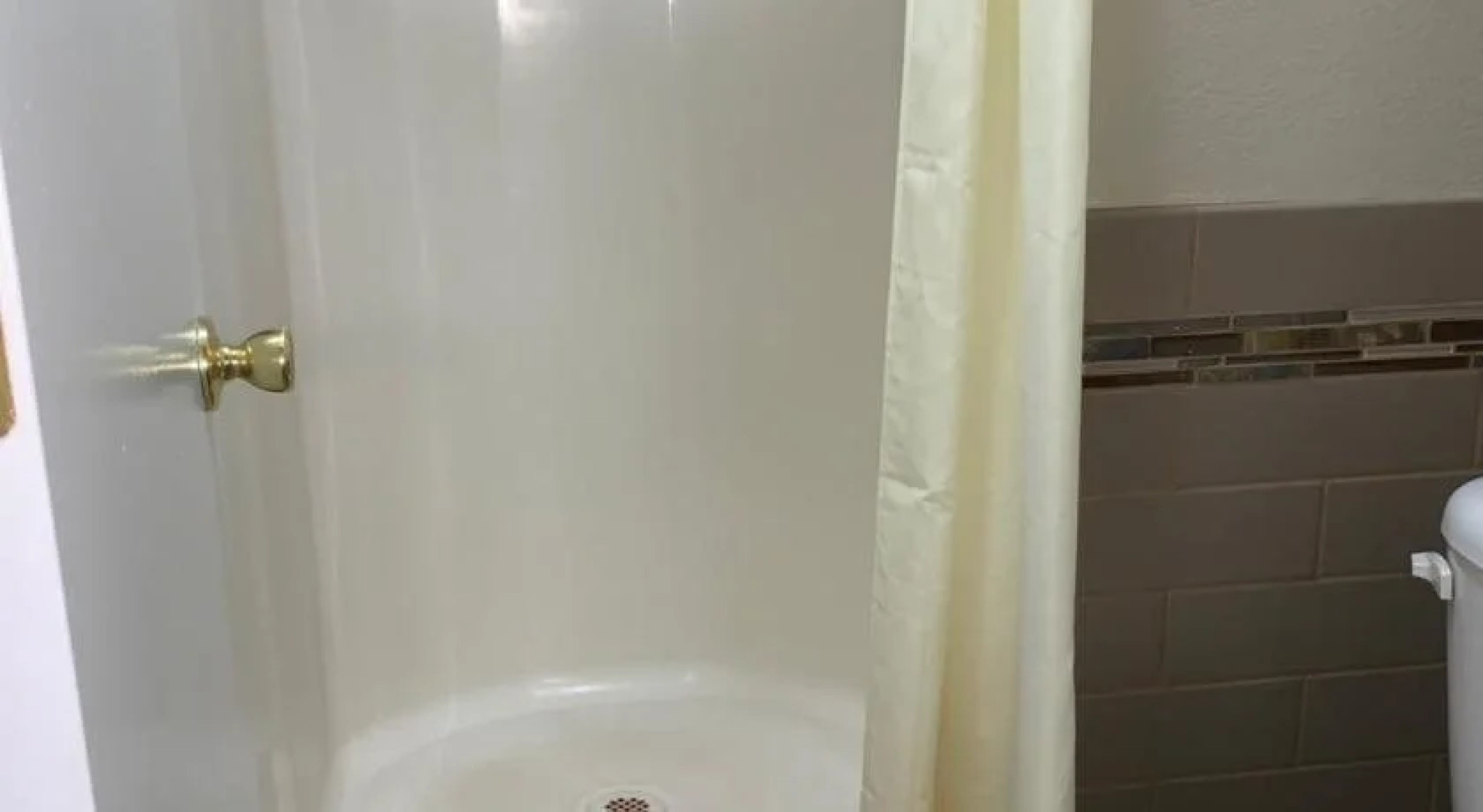 LuLus Sleep Ezze Motel