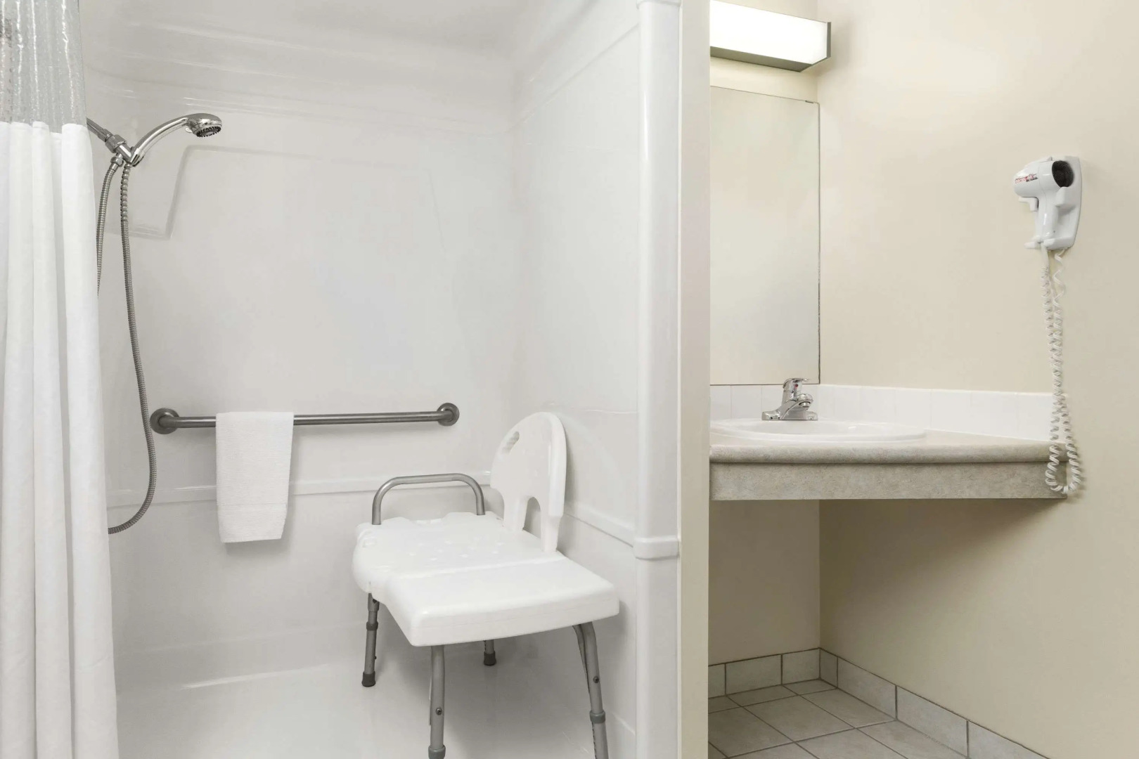 Days Inn by Wyndham Steinbach