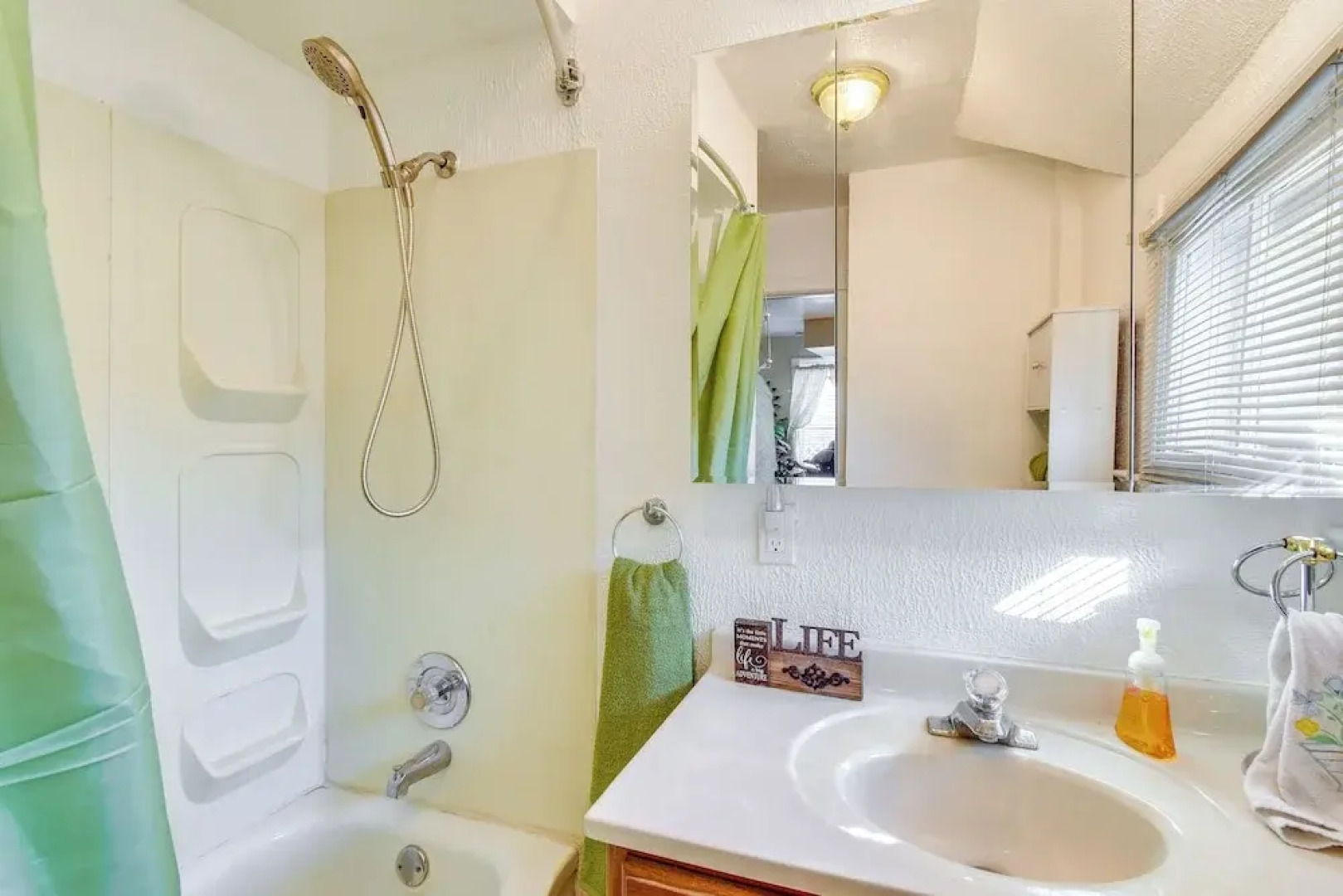 Lake Michigan Vacation Rental: 1 Block to Marina!