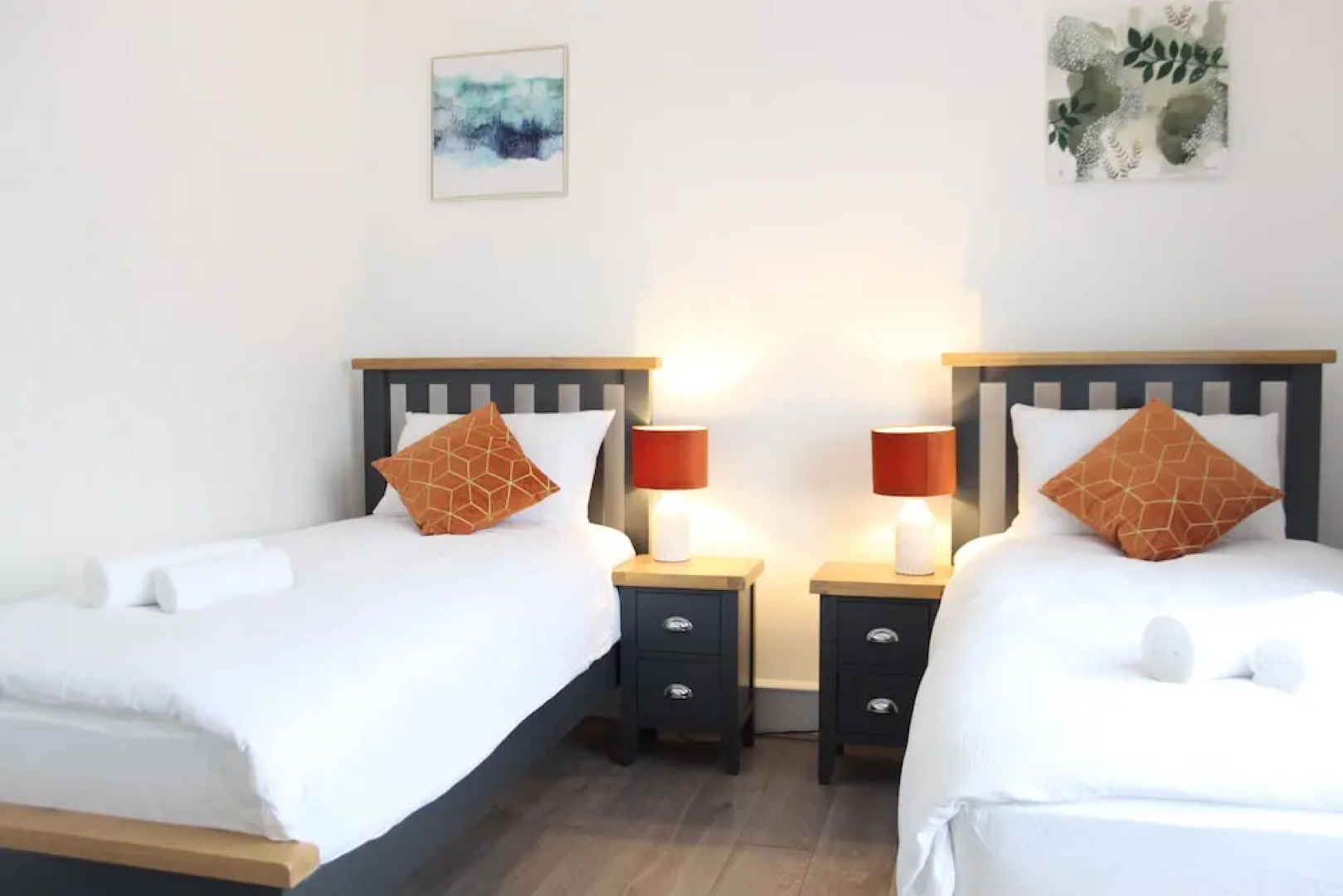 6guests-parking-nearstansted-accessible