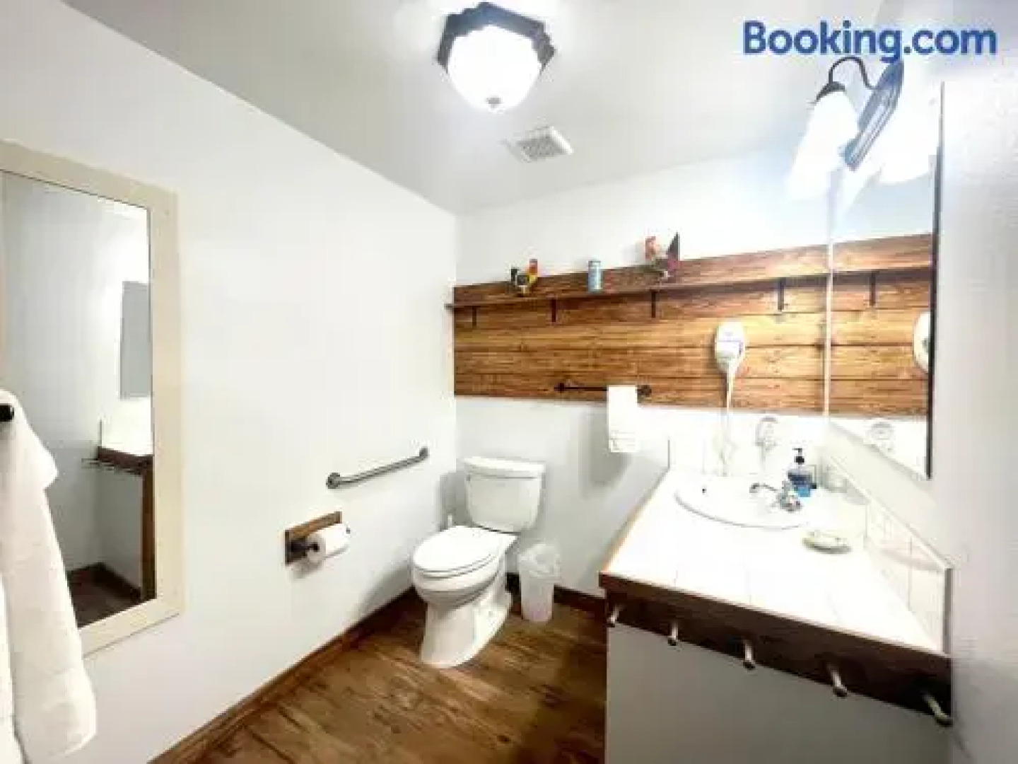 Sierra Mountain Lodge