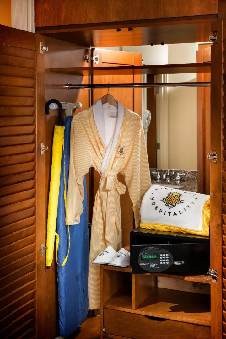 Staypineapple, Watertown Hotel, University District Seattle