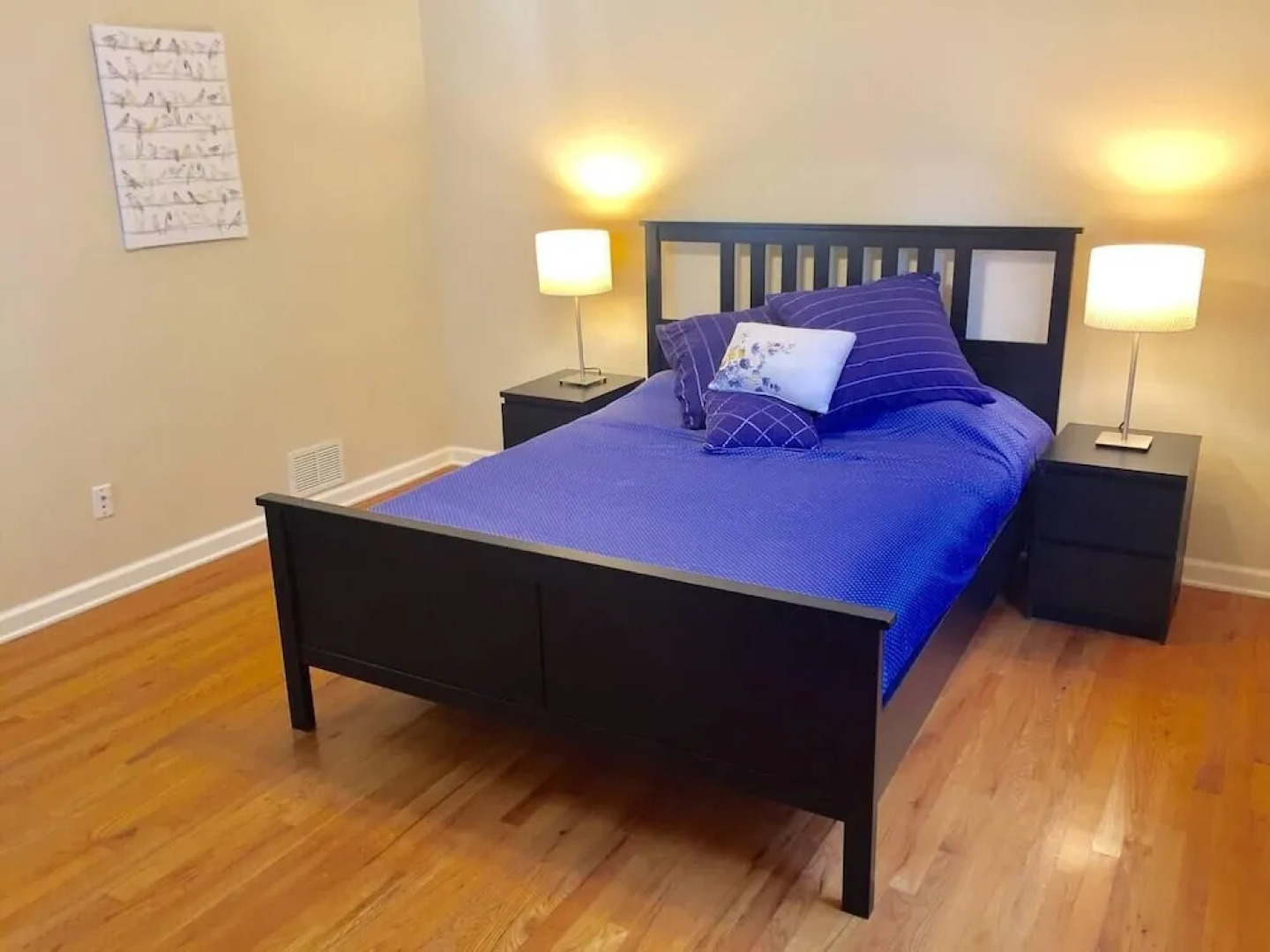 Suburban Getaway. Fire pit & Fireplace. Steam Shower