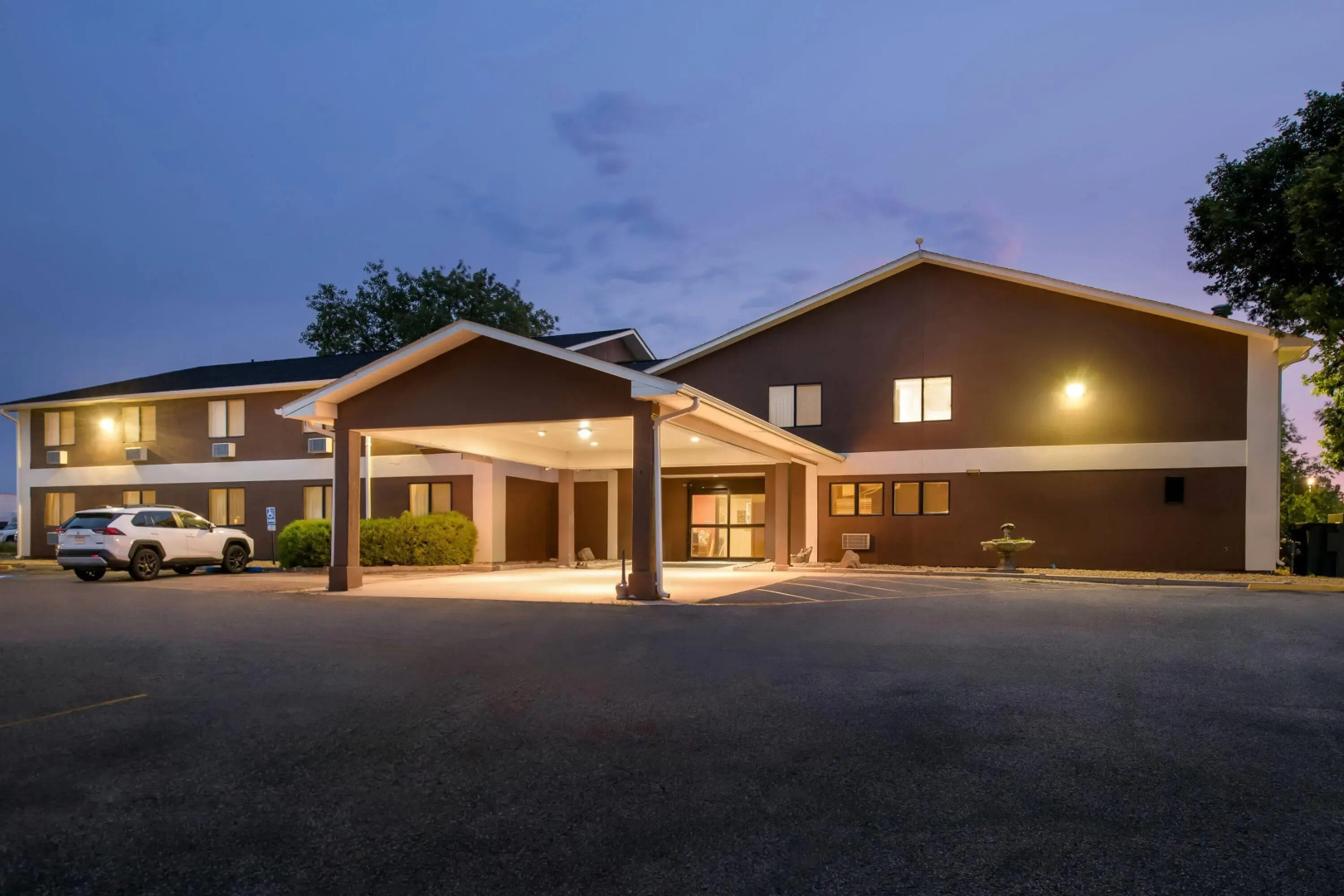 Super 8 by Wyndham Blue Earth