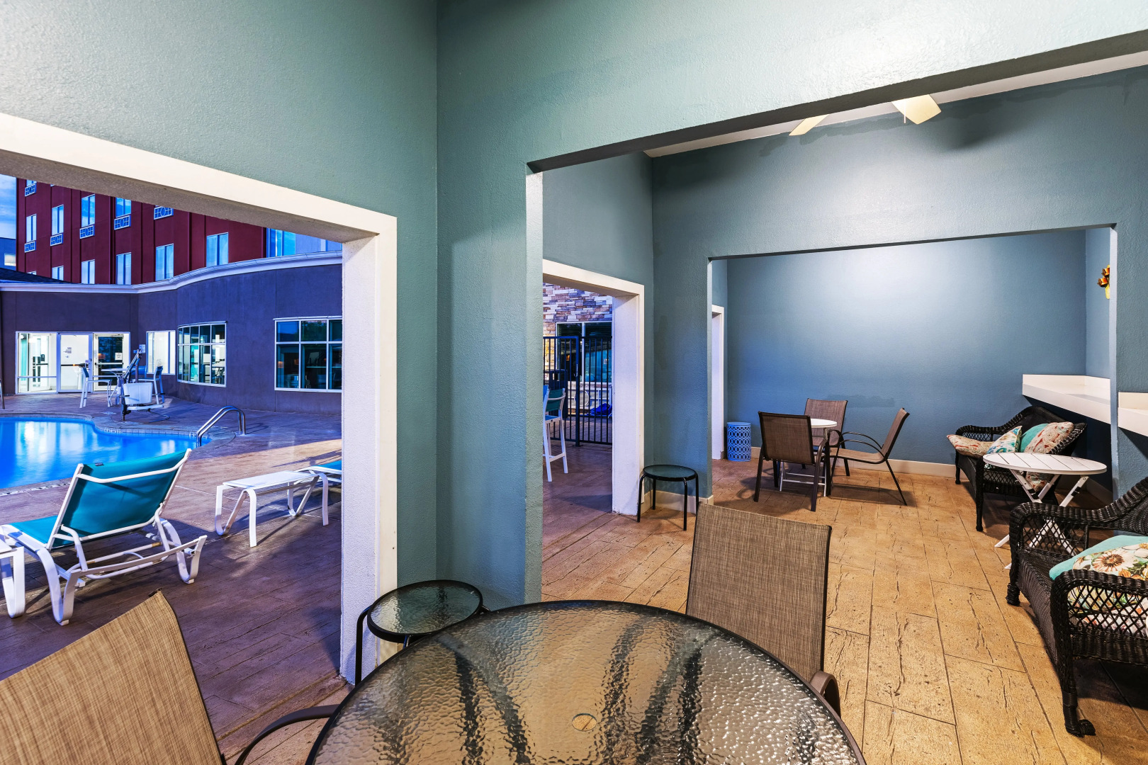 HOLIDAY INN EXP STES SPACE CTR by IHG