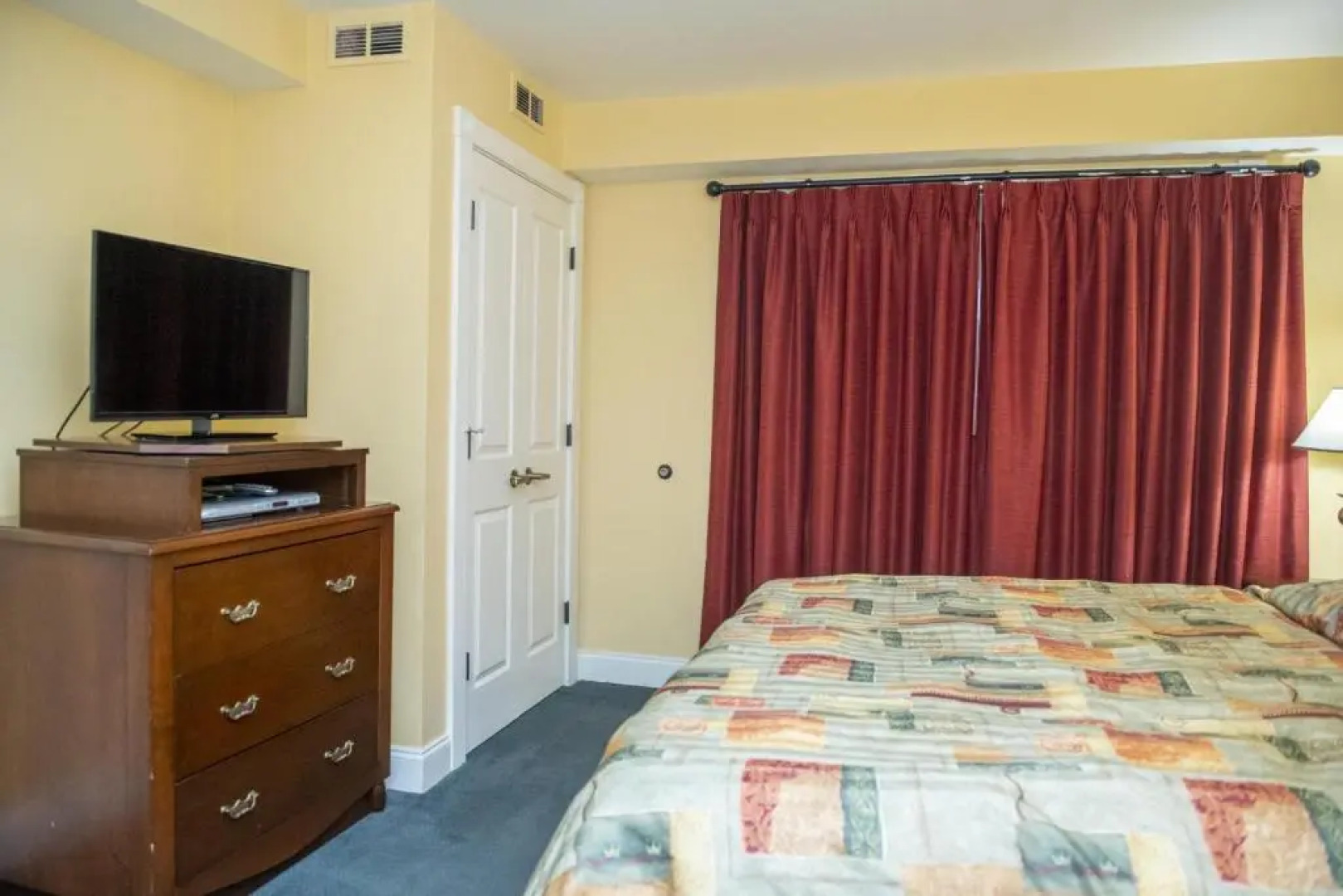 Seneca Unit 320 Deluxe Seneca 2 Bedroom, 2 Bath Condo