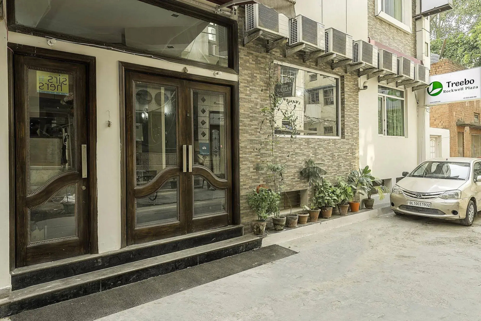 Treebo Rockwell Plaza