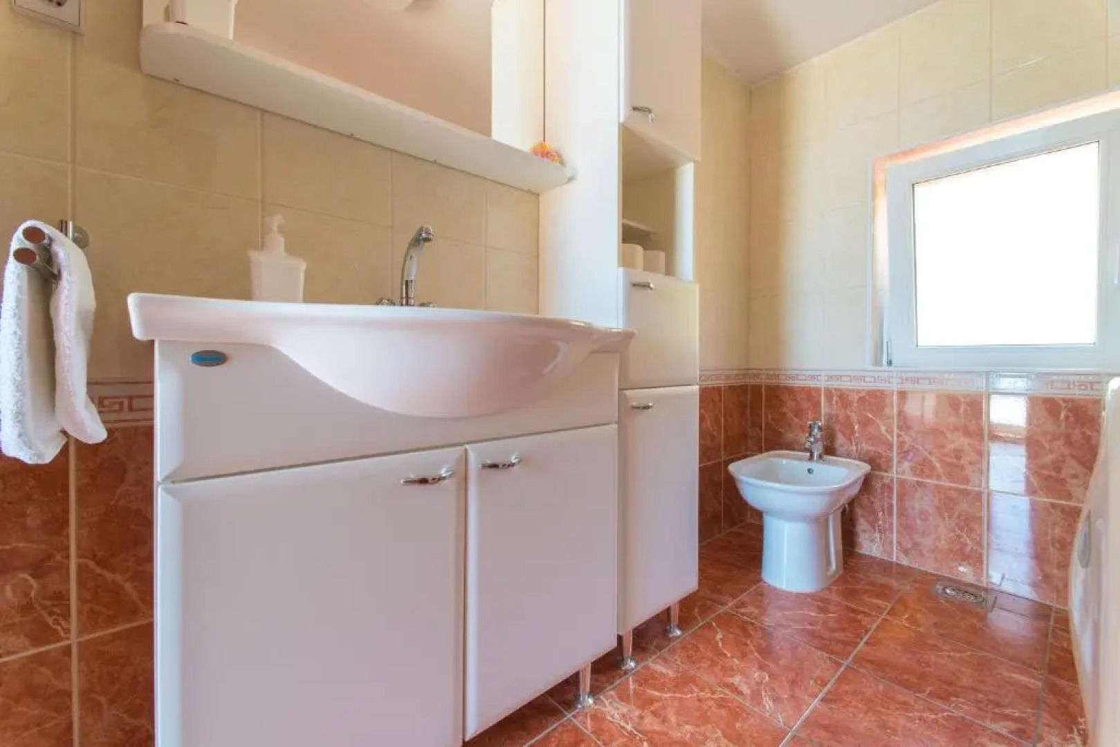 Villa Klara with 72 sqm pool and view on Split and islands