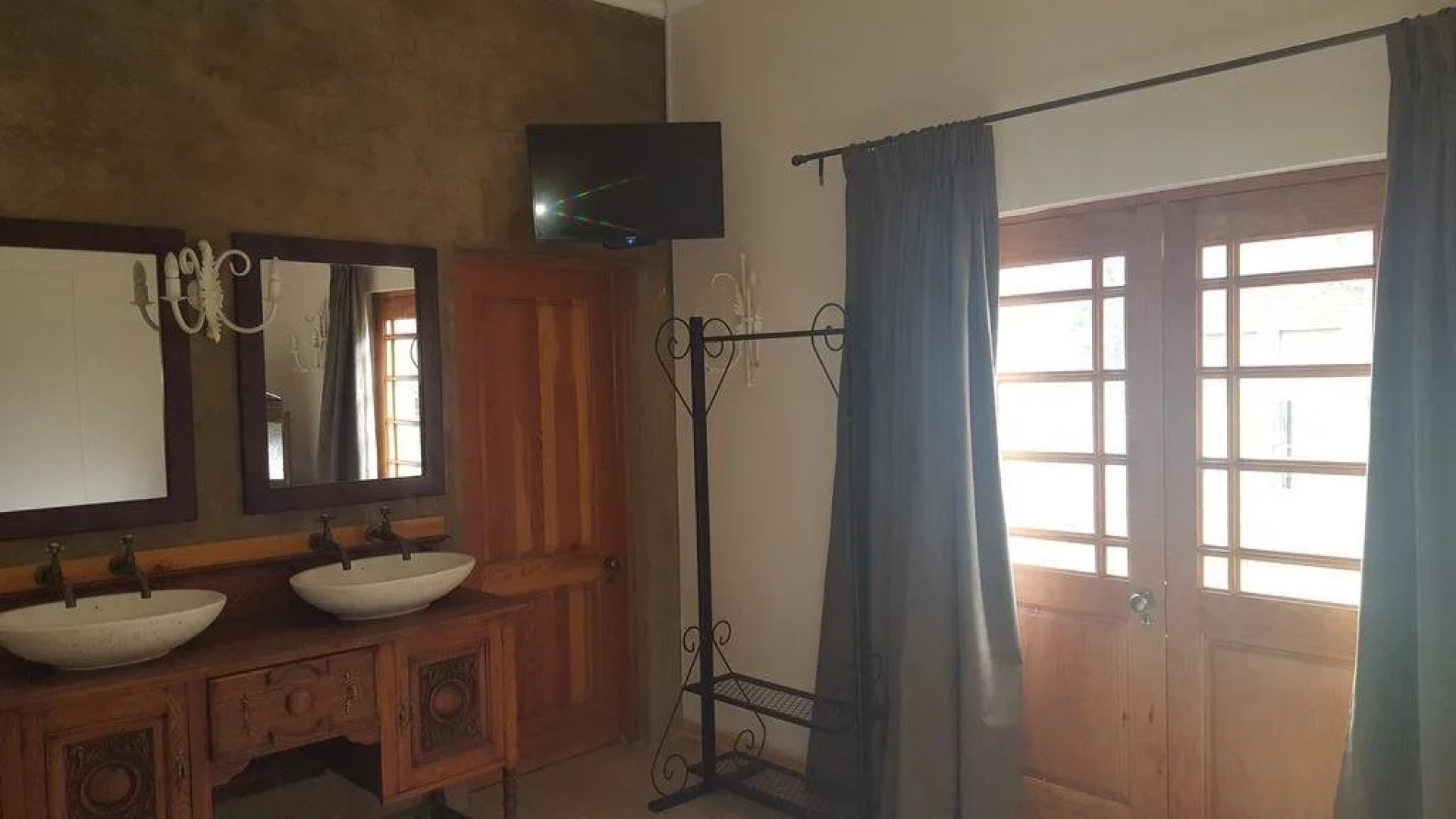 Fever Grove Guest House