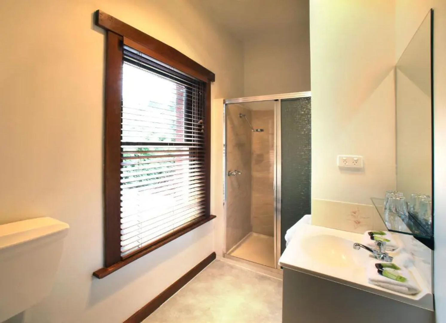 Kermandie Waterfront Hotel