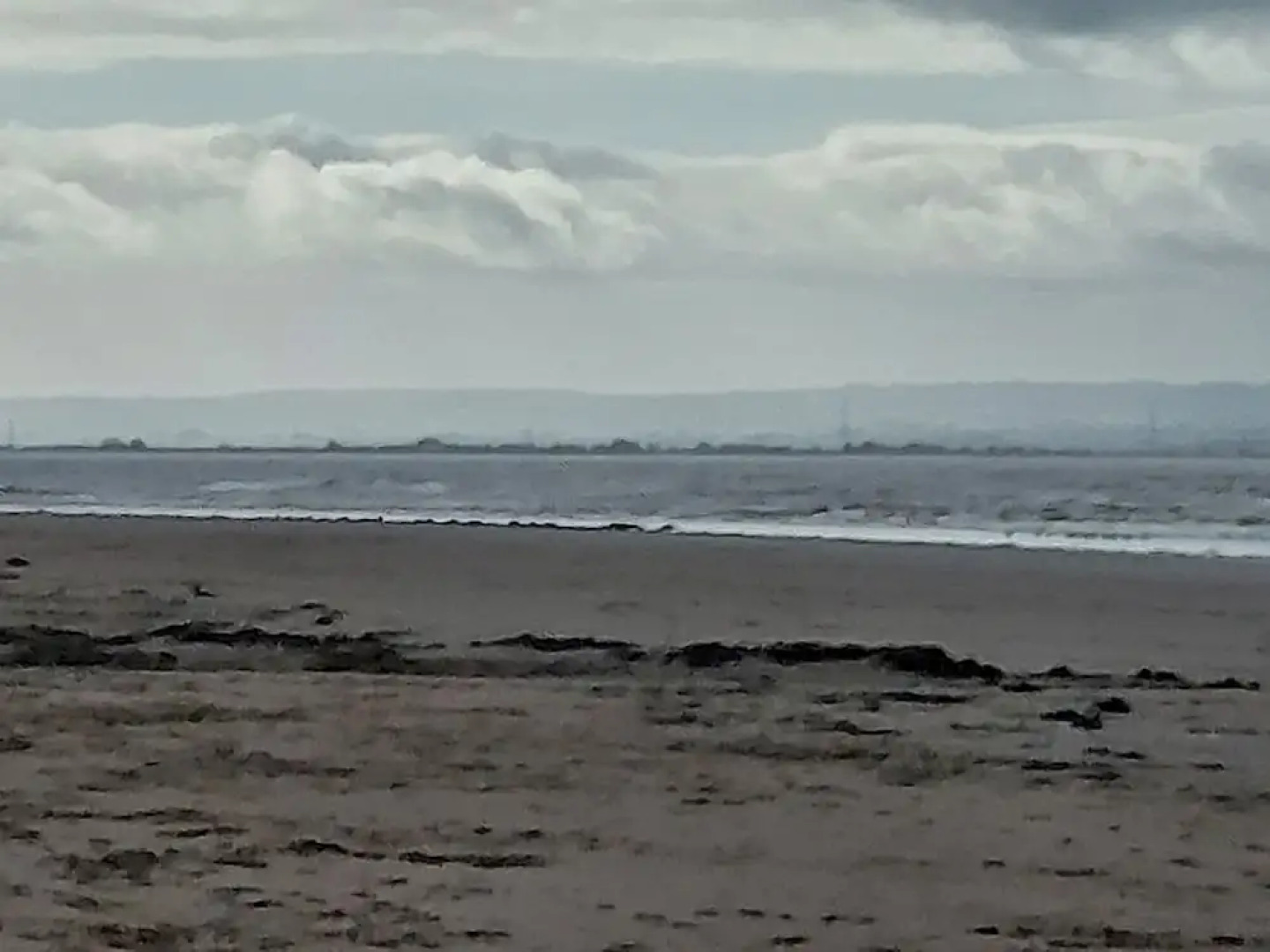 1st Floor Hillview 2 Bedroomed Central Location