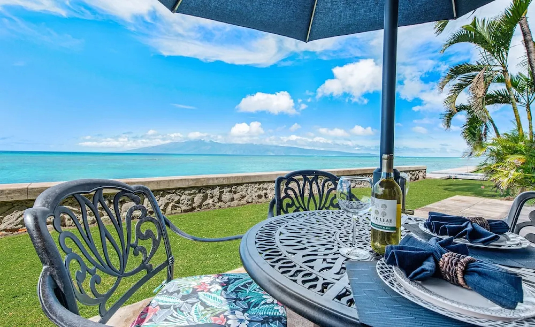 Pohailani #102 Studio Bedroom Condo by RedAwning