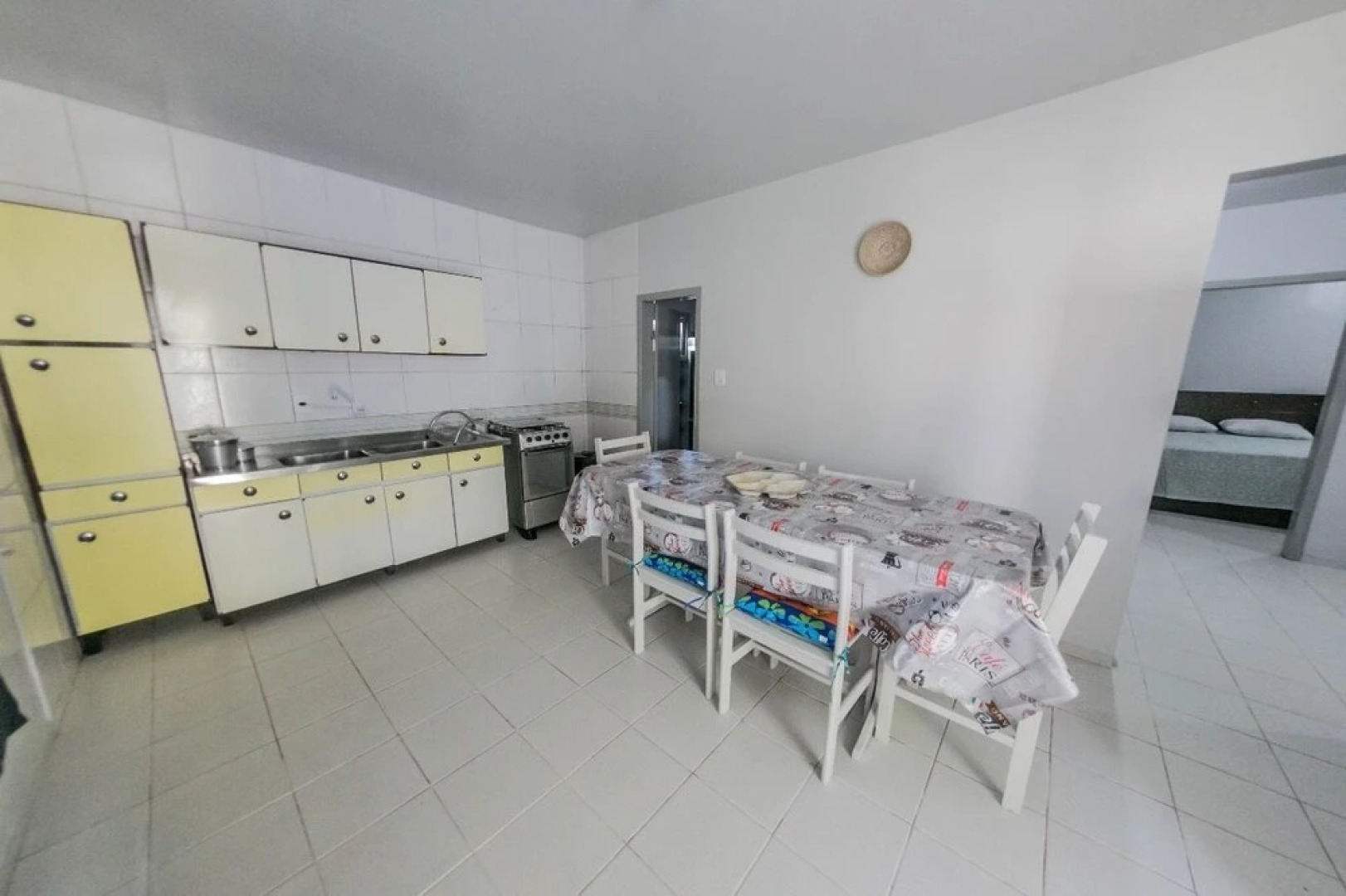 Casa 2 Amarela - Casa piscina 10 pessoas