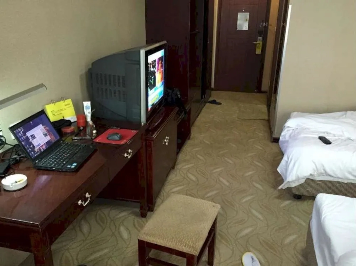 Super 8 Peony Square