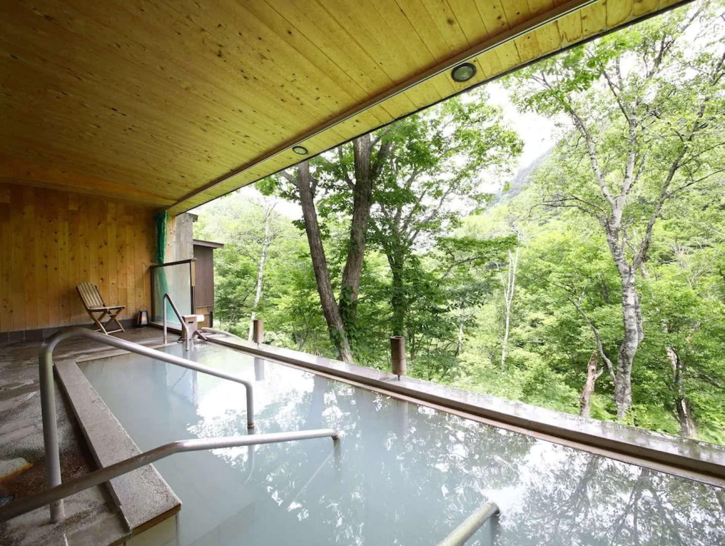 Shigakogen Milky Hot Spring Keikokunoyu