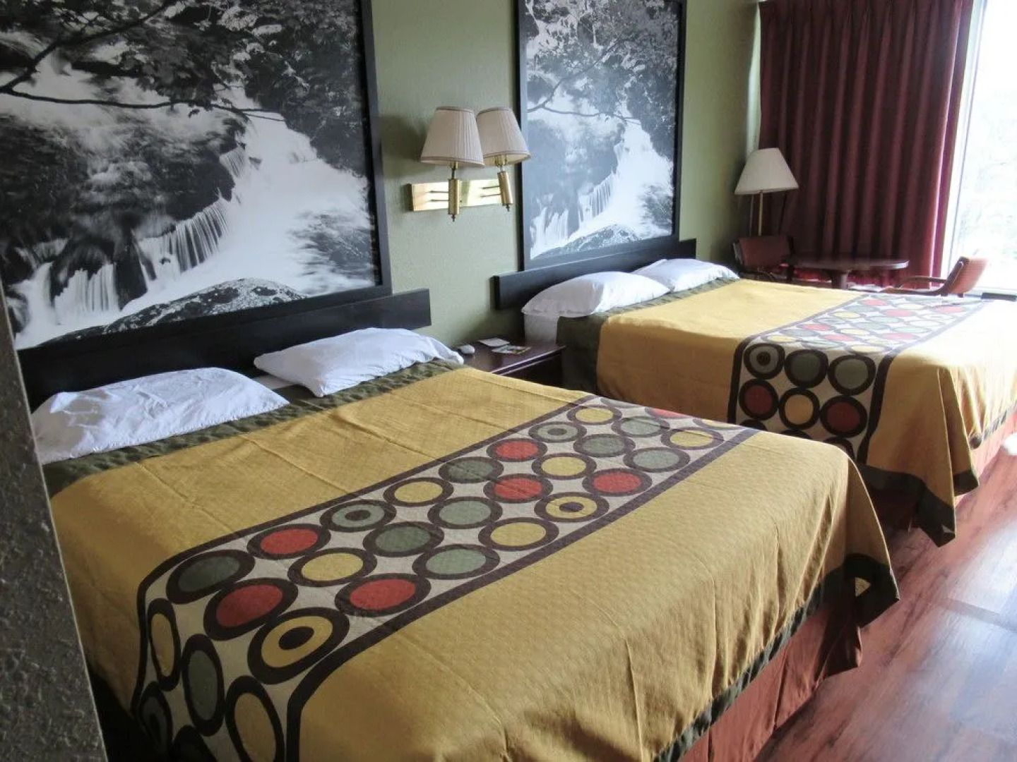 Super 8 by Wyndham Kingsport /I-81