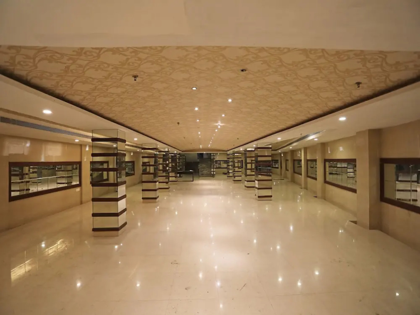 Skylark Hotel by OYO Rooms