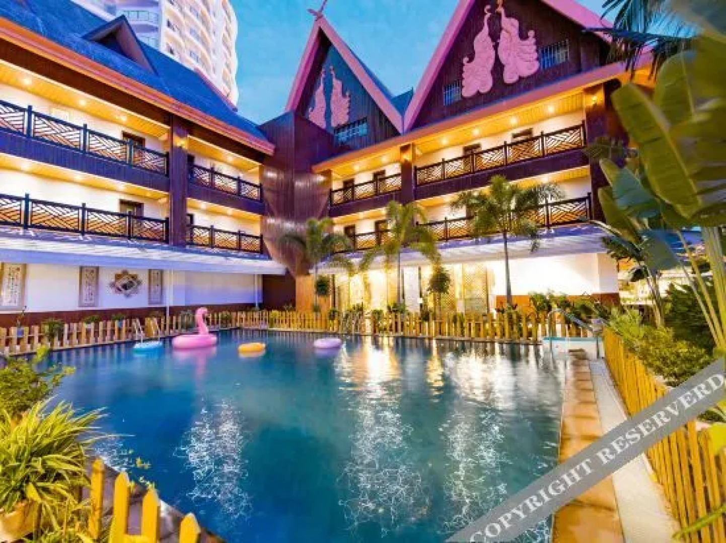 西双版纳景洪隆泰花园酒店(告庄星光夜市店)