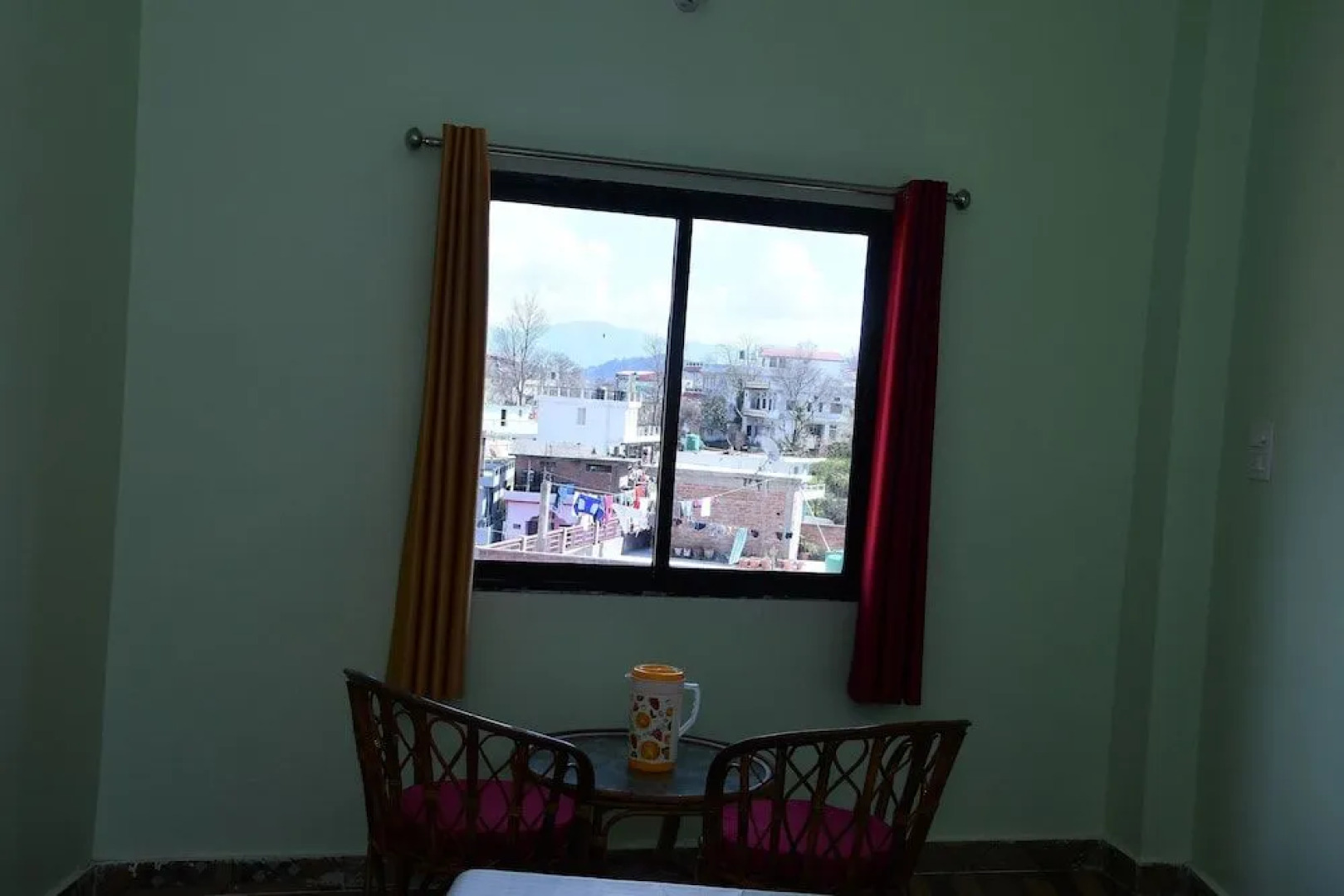 Hotel Mountain View And Rooftop Restaurant