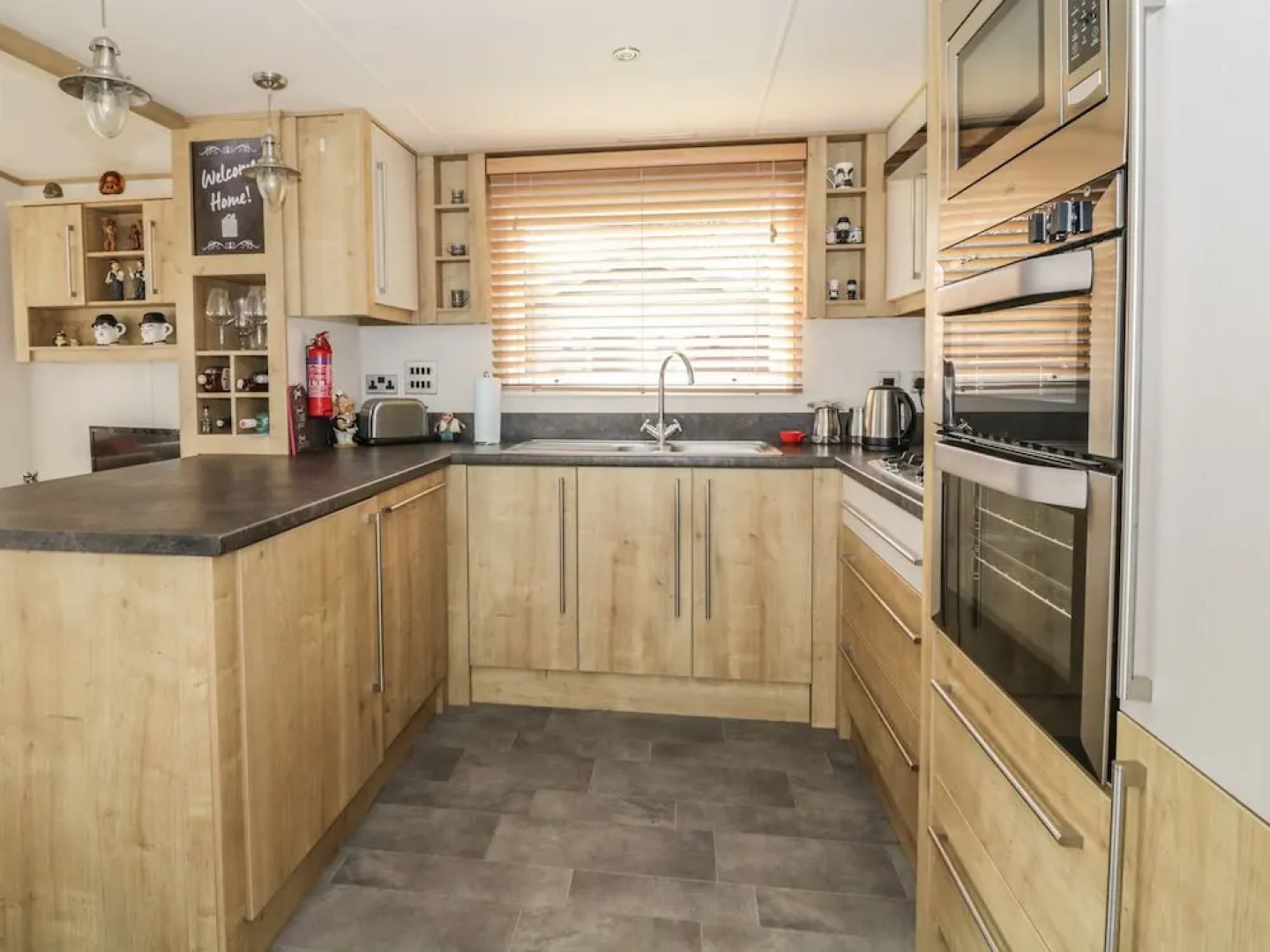 27 Lake View, Norwich