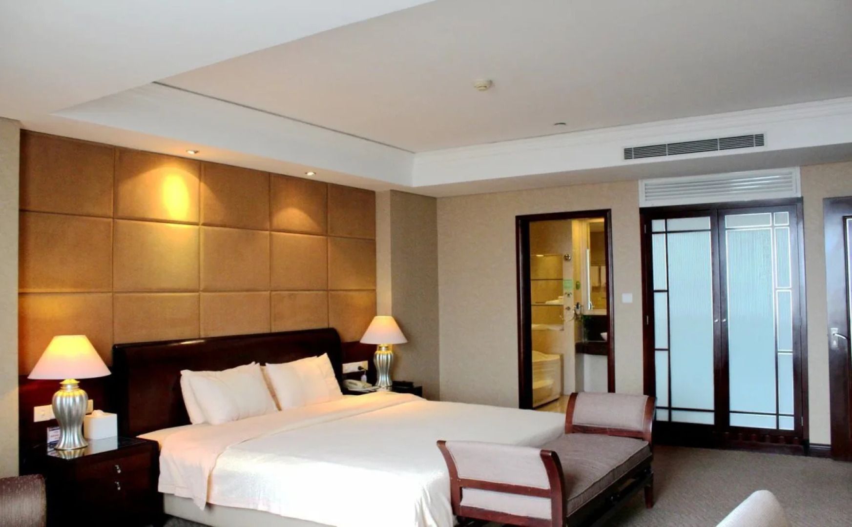 Chinflux Mandarin Hotel