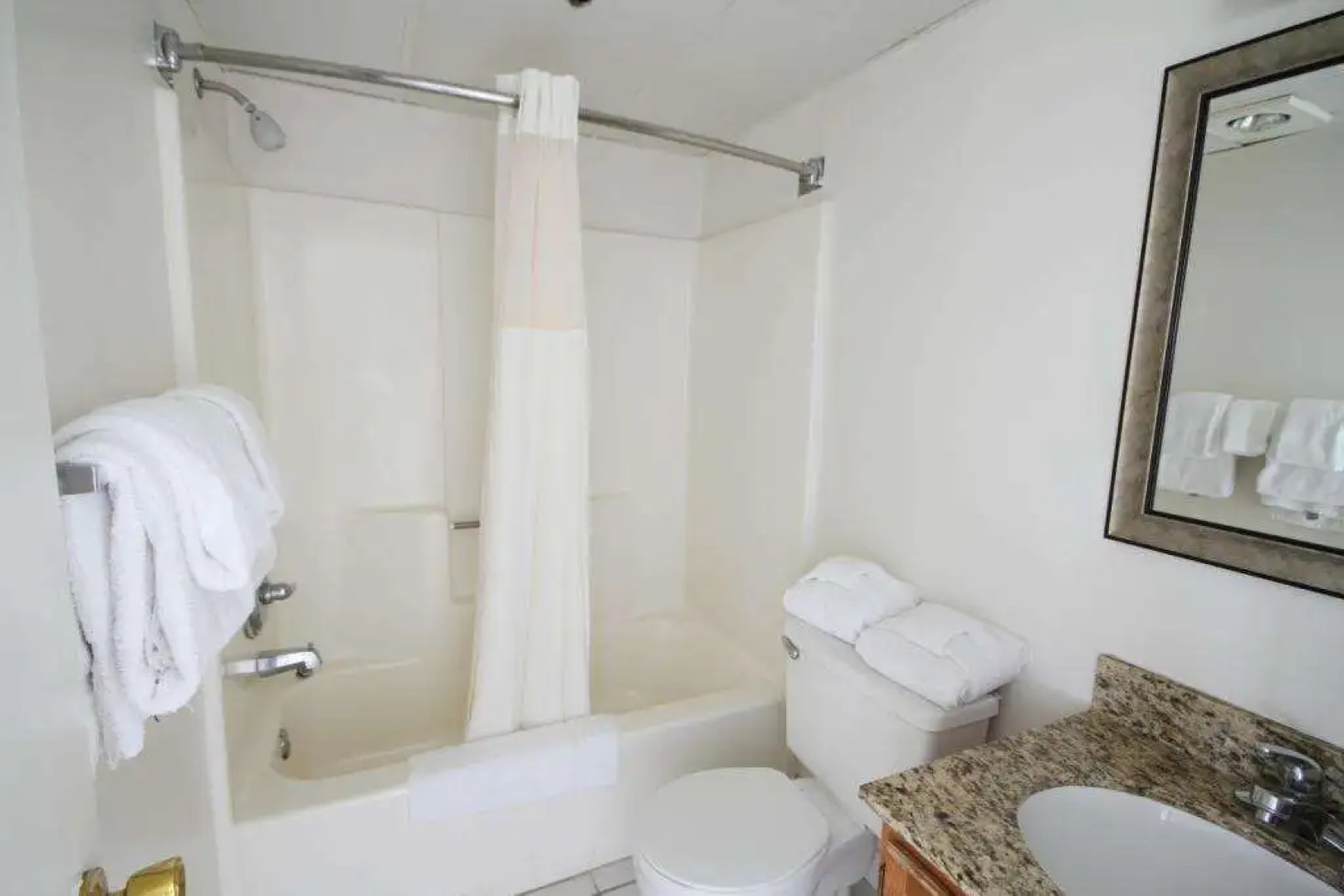 Marigot Beach Suites