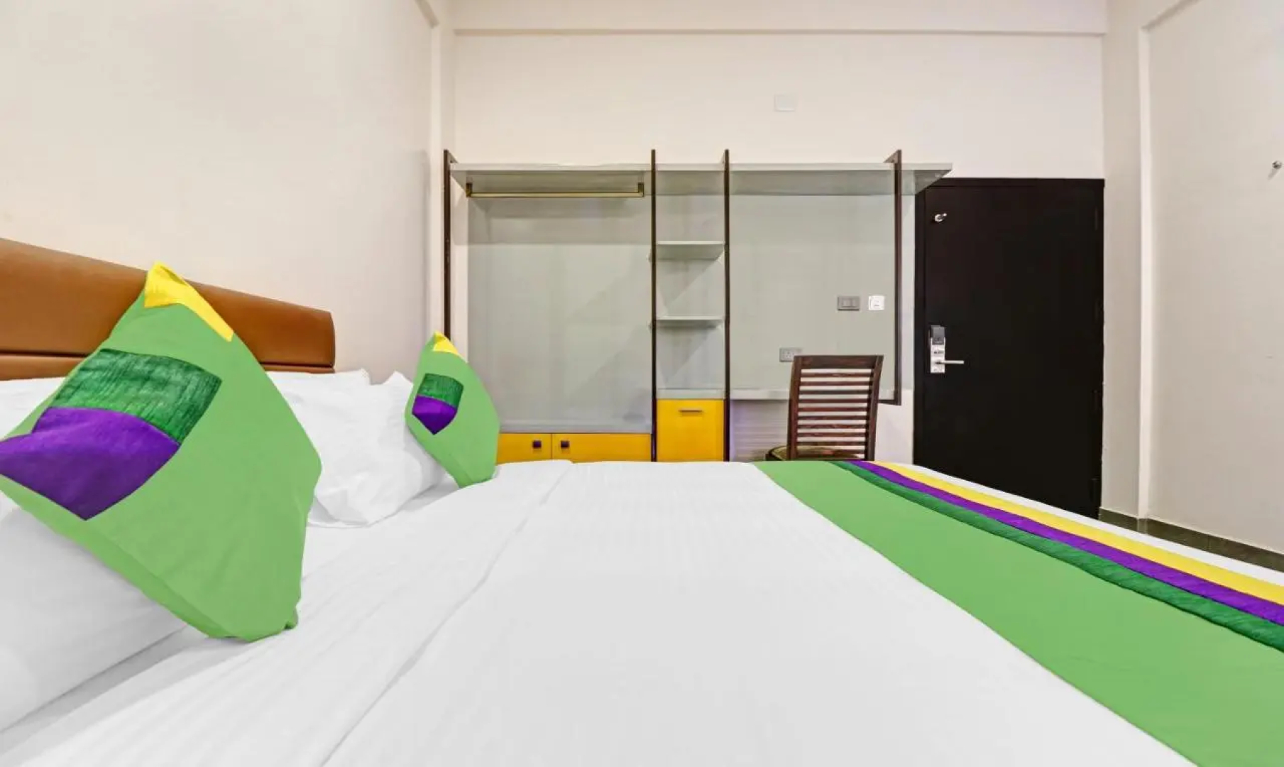 Treebo Grand Vistara Airport Suites