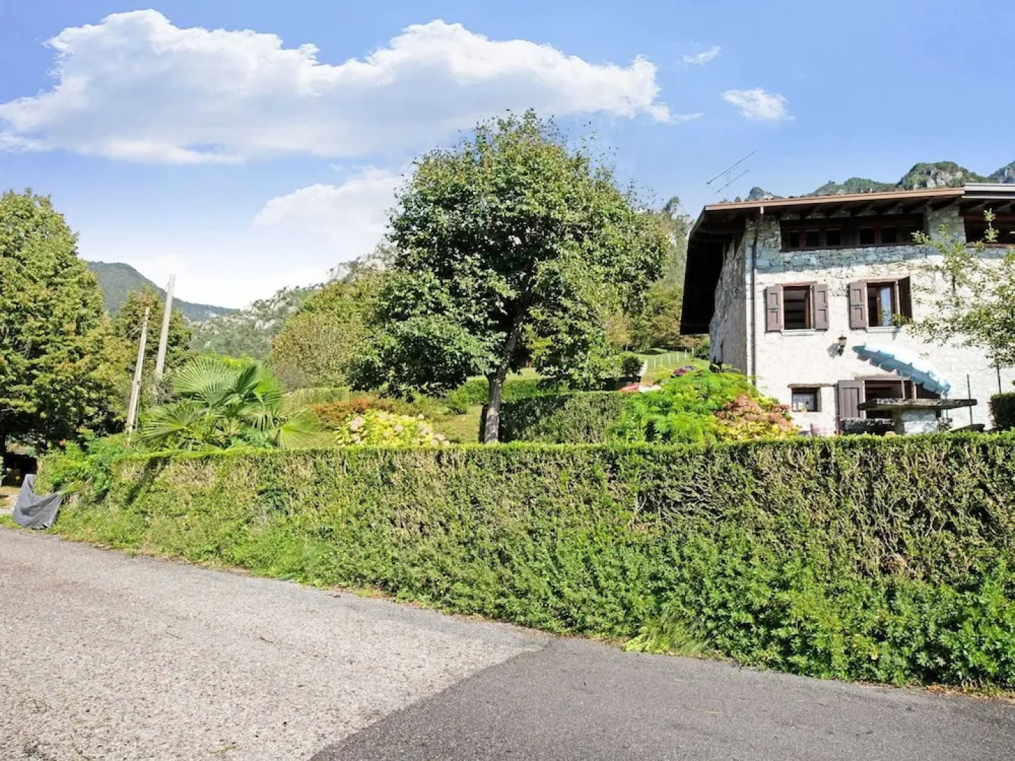 Cottage in Parole Near Forest and Lake