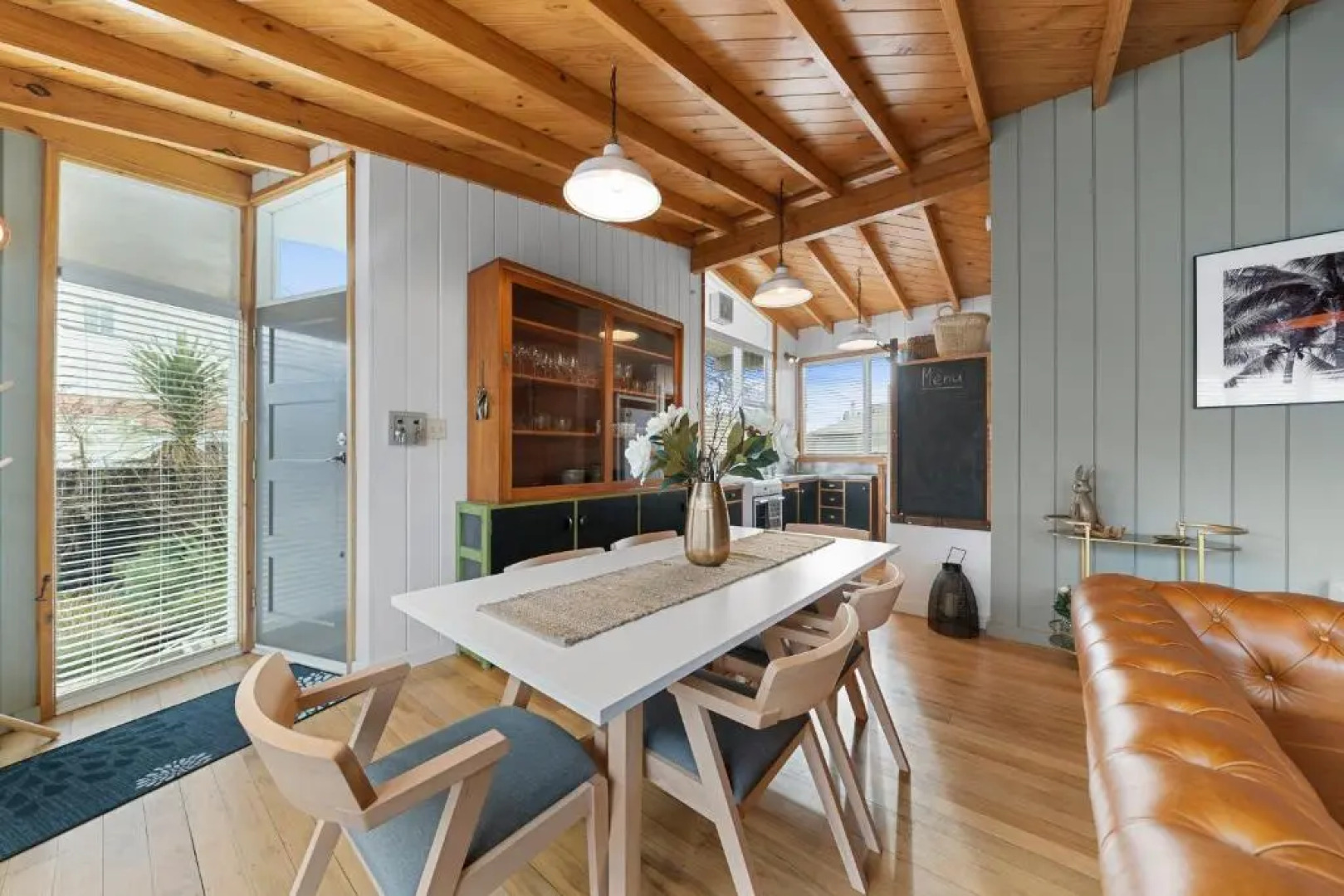 The Walnut Tree House - Martinborough Holiday Home