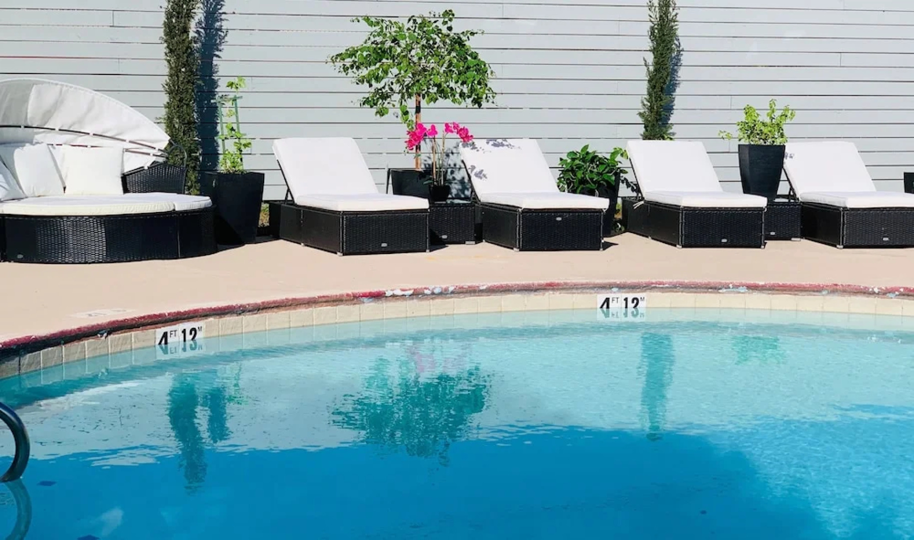 Stratus Suites - Boutique Hotel