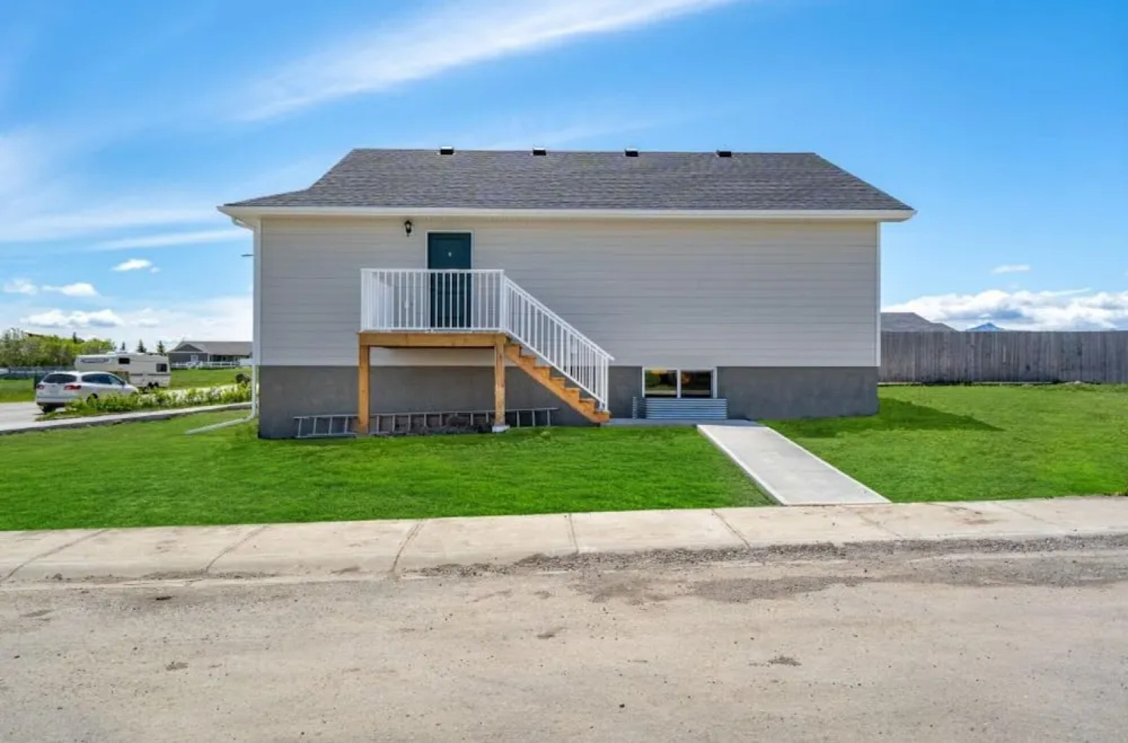 Livingston Way I Sleep 6 I Netflix I Kitchen I TV