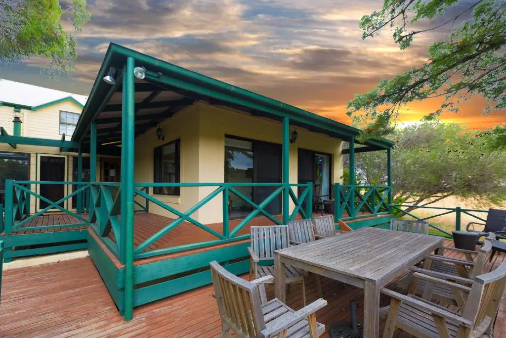 Kraft Vintage House