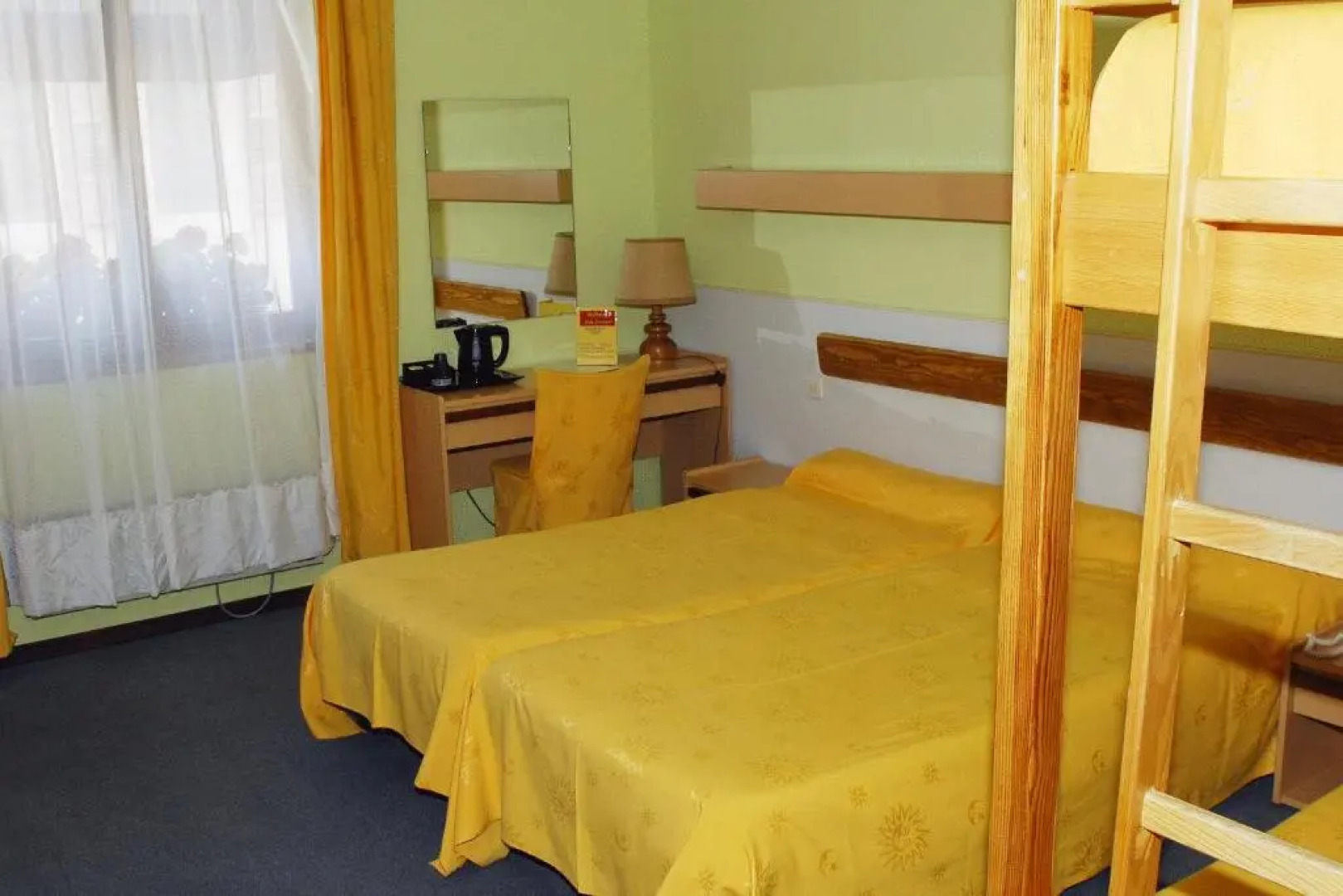 Hotel Restaurant Aux Deux Roses