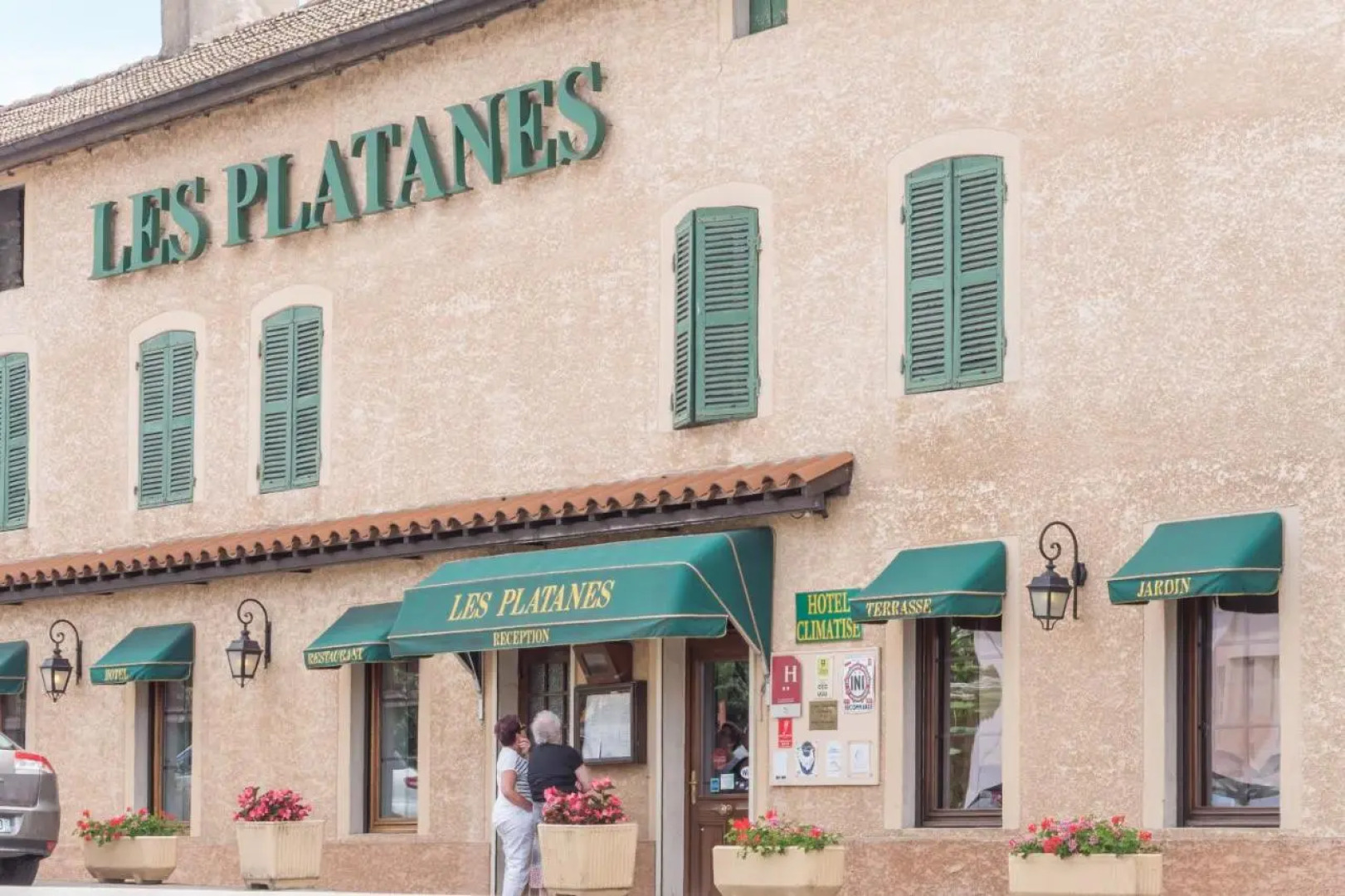 Hôtel et Appartements Les Platanes