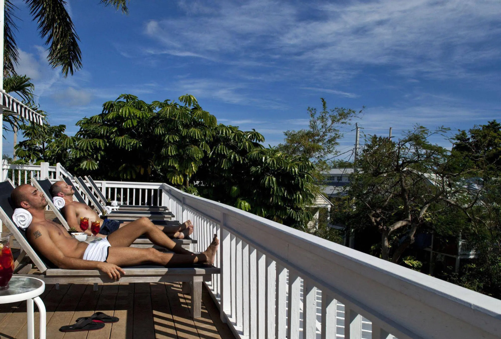 Alexander's Guesthouse - Adults Only