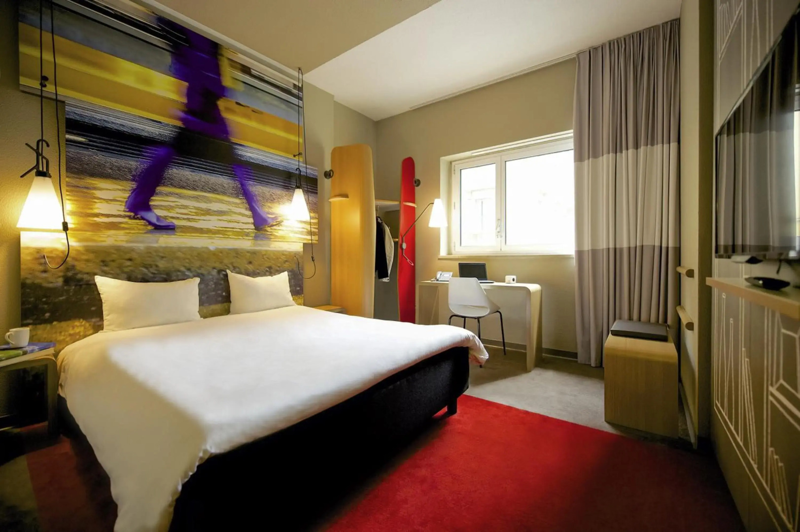 Schulz Hotel Berlin Wall at the East Side Gallery