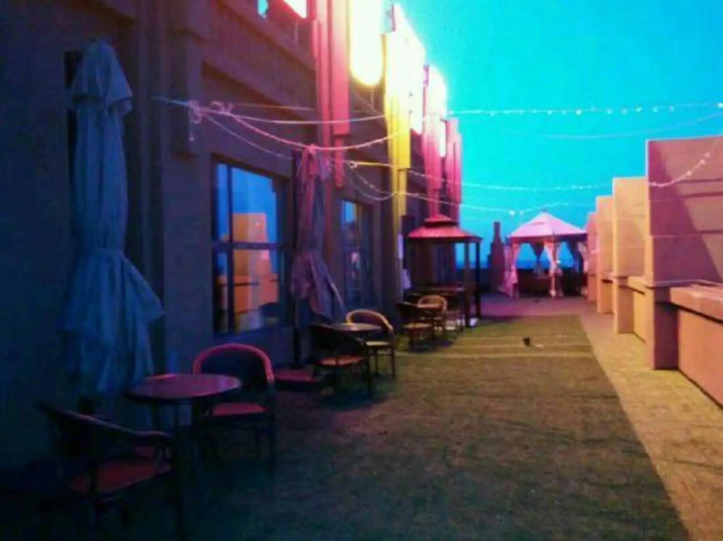 Xinwei Business Hotel