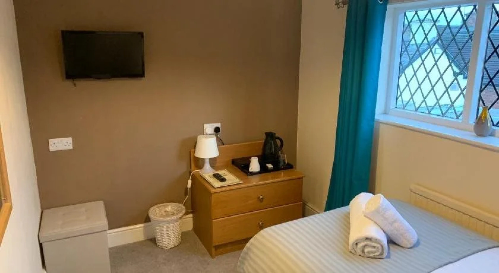 Chequers Country Inn