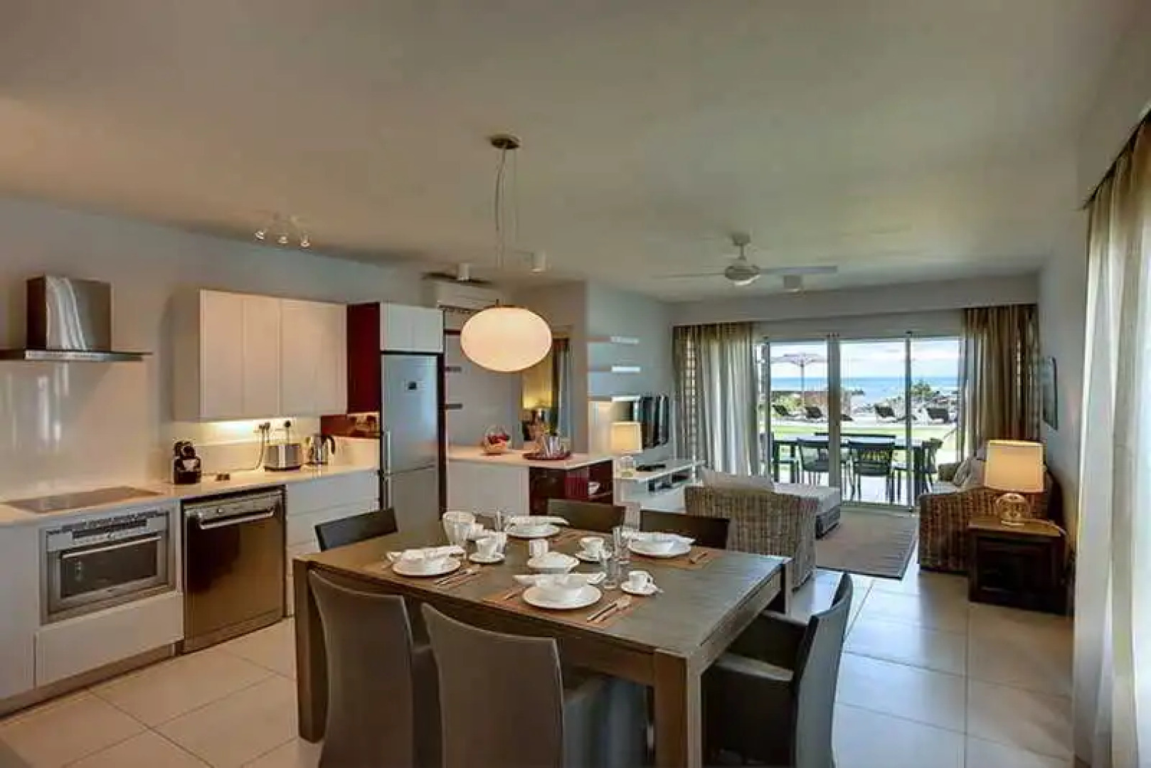 Plage Bleue Beachfront Apartments