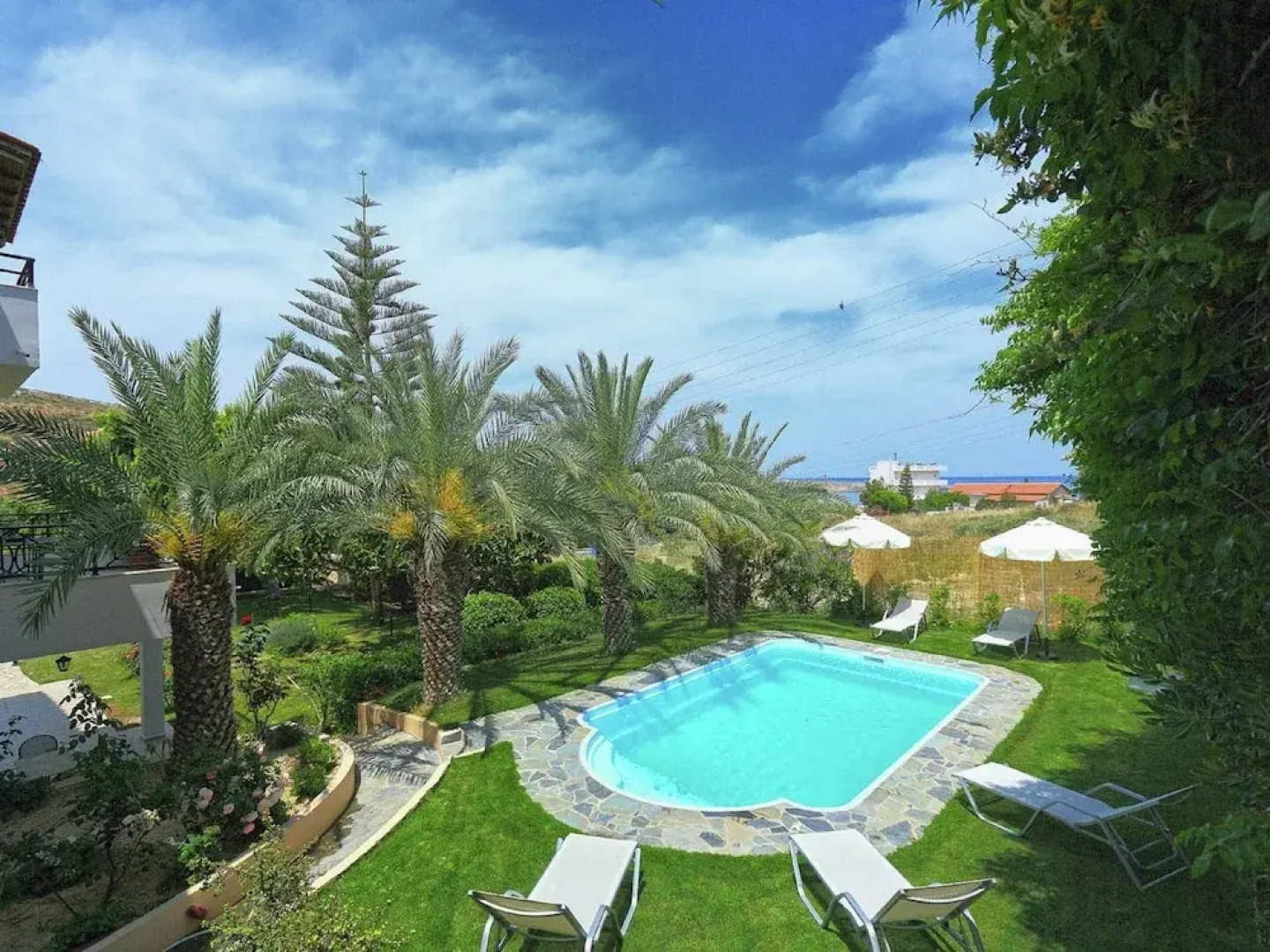 Fantastic Holiday Home in Karteros With Pool