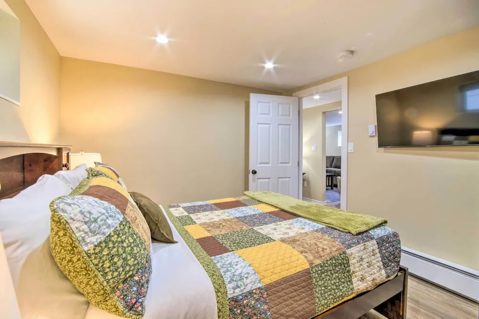 Cozy North Bend Getaway in Walkable Location!