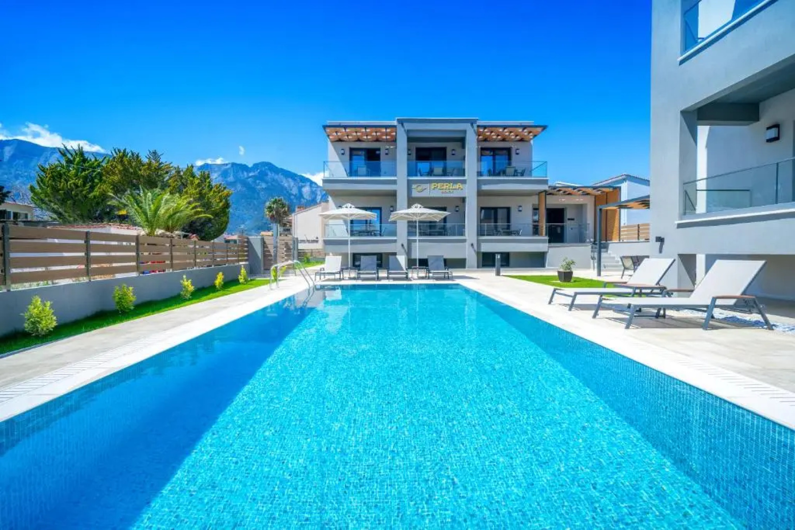 Perla Beach