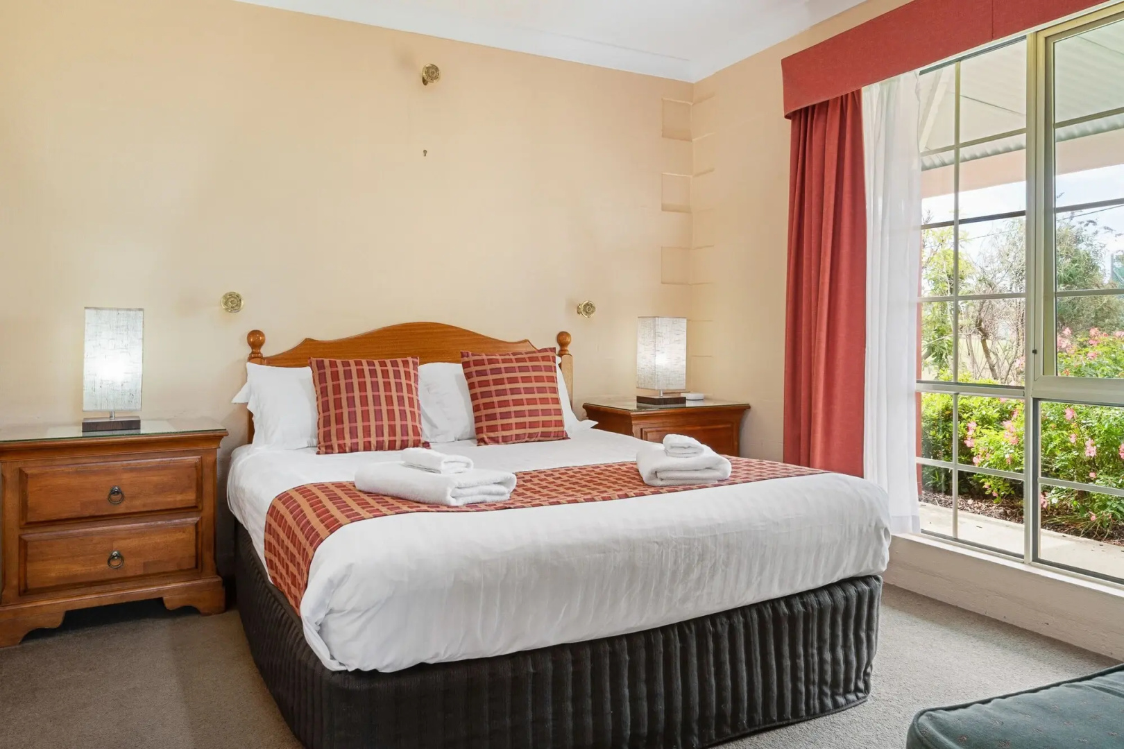 Swansea Cottages & Lodge Suites