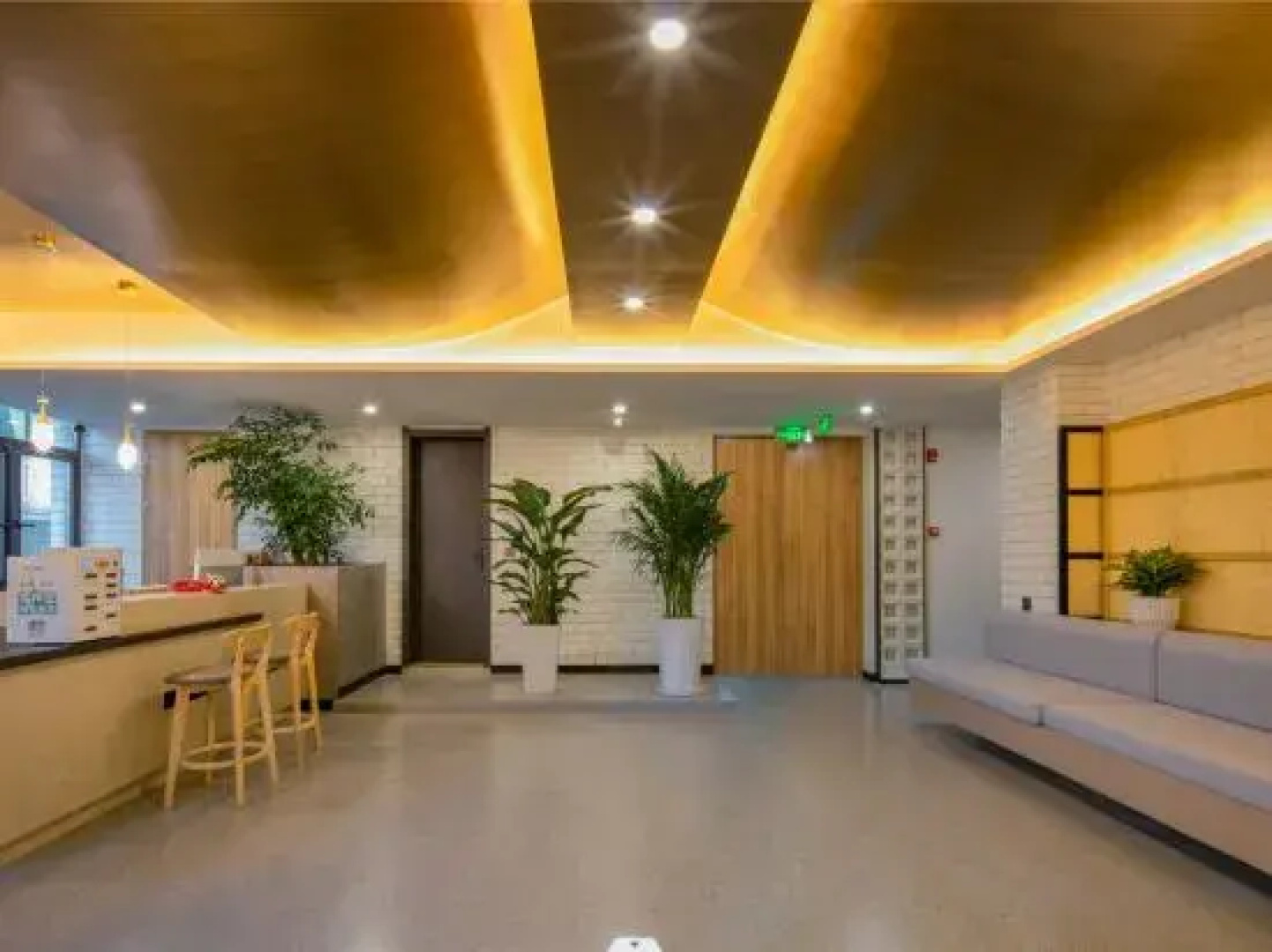 Yuedu Hotel Yuedu (Kaili International Trade Shopping Center Grand Cross Branch)